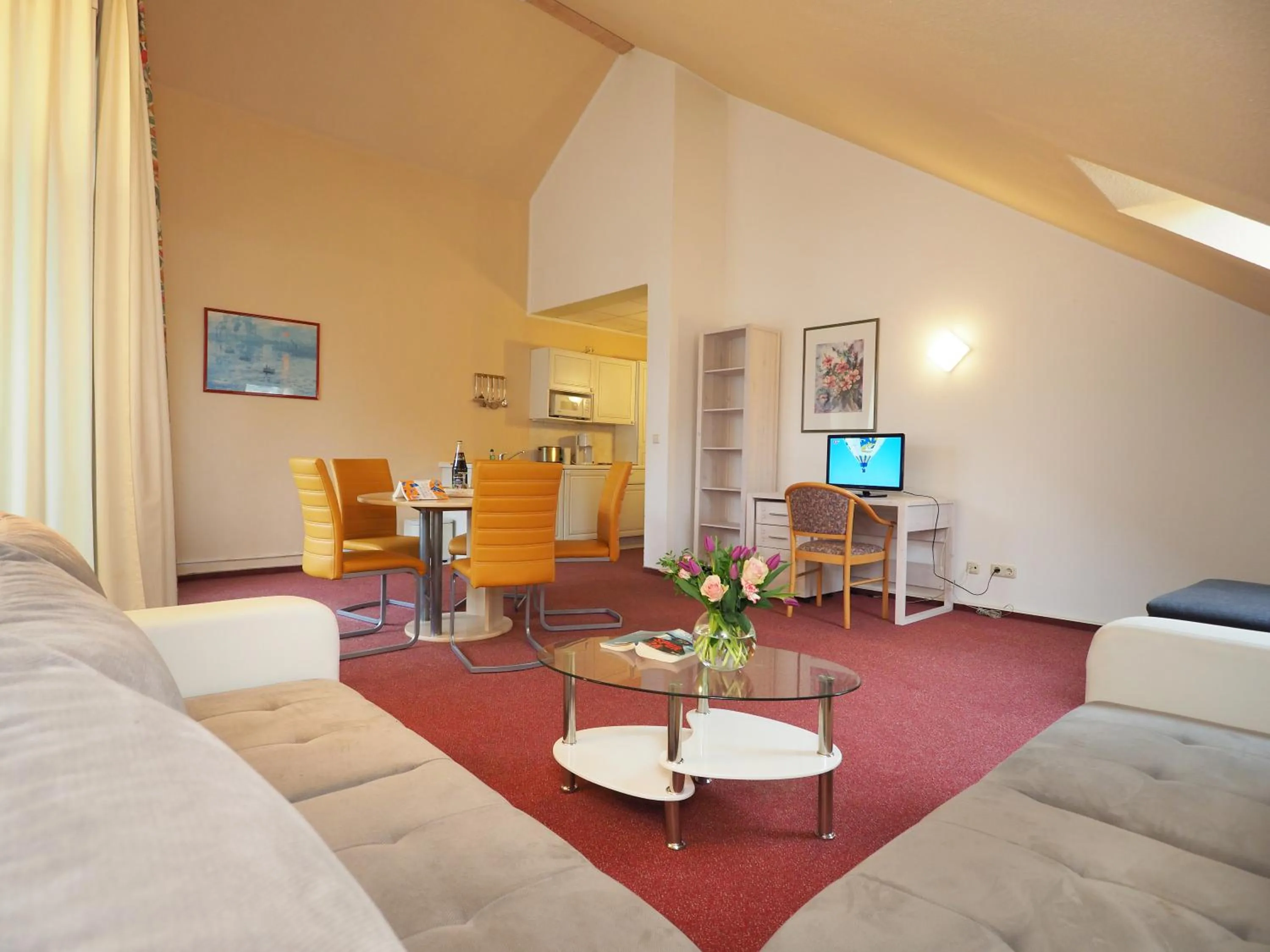 Kitchen or kitchenette in Kurhotel zu Heringsdorf