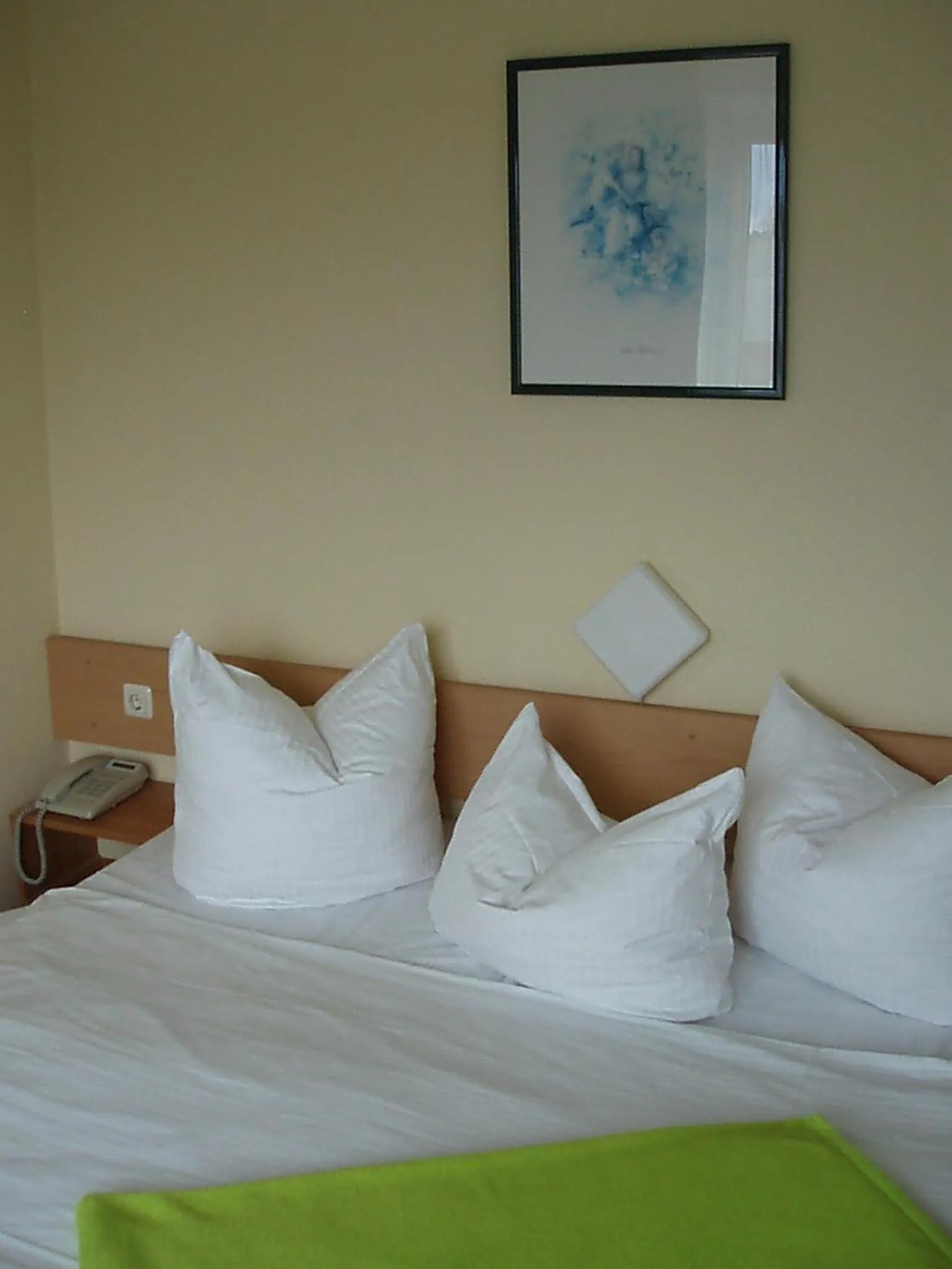 Bedroom, Bed in Kurhotel zu Heringsdorf