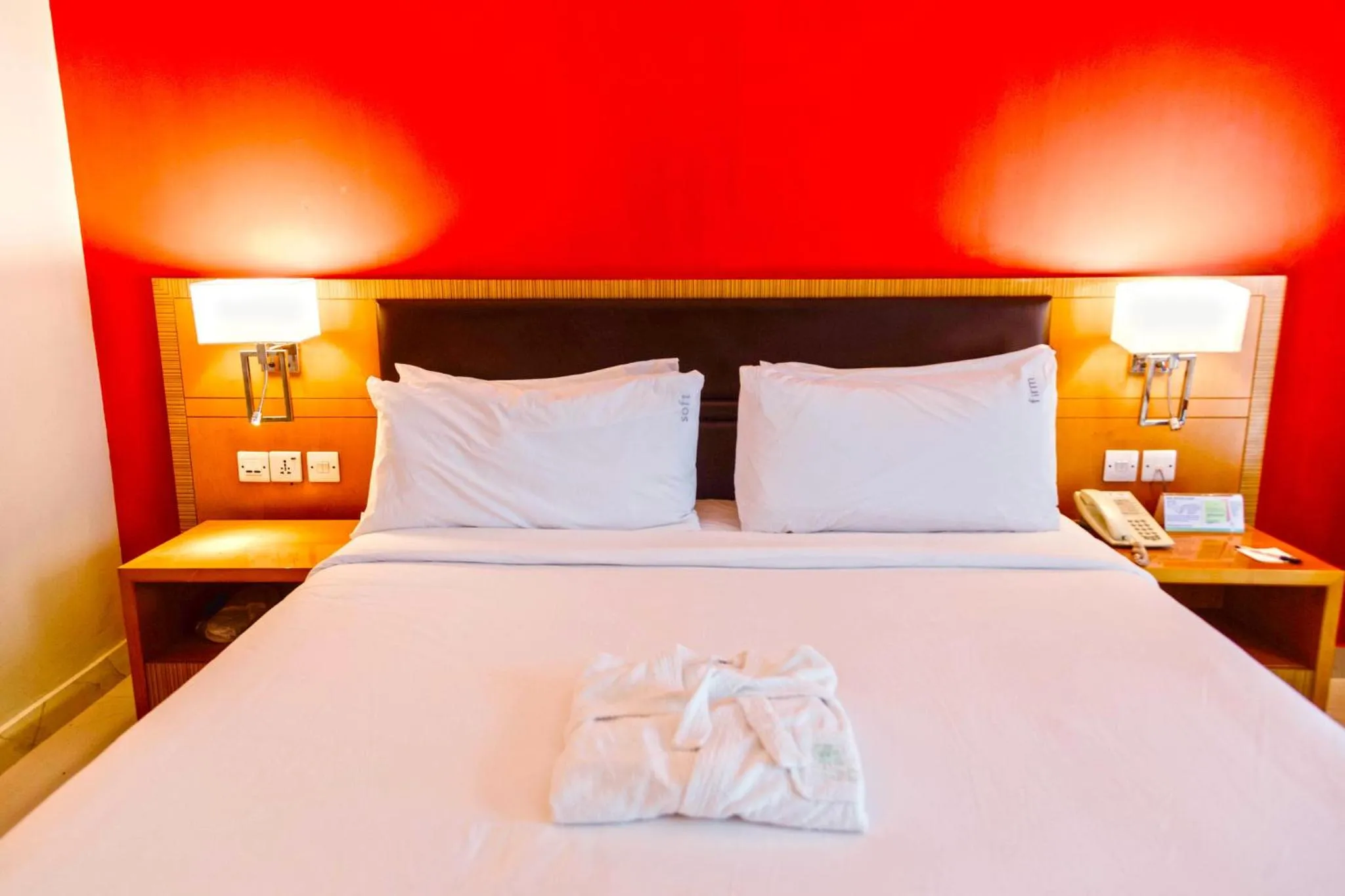 Photo of the whole room, Bed in Holiday Inn Dar Es Salaam by IHG