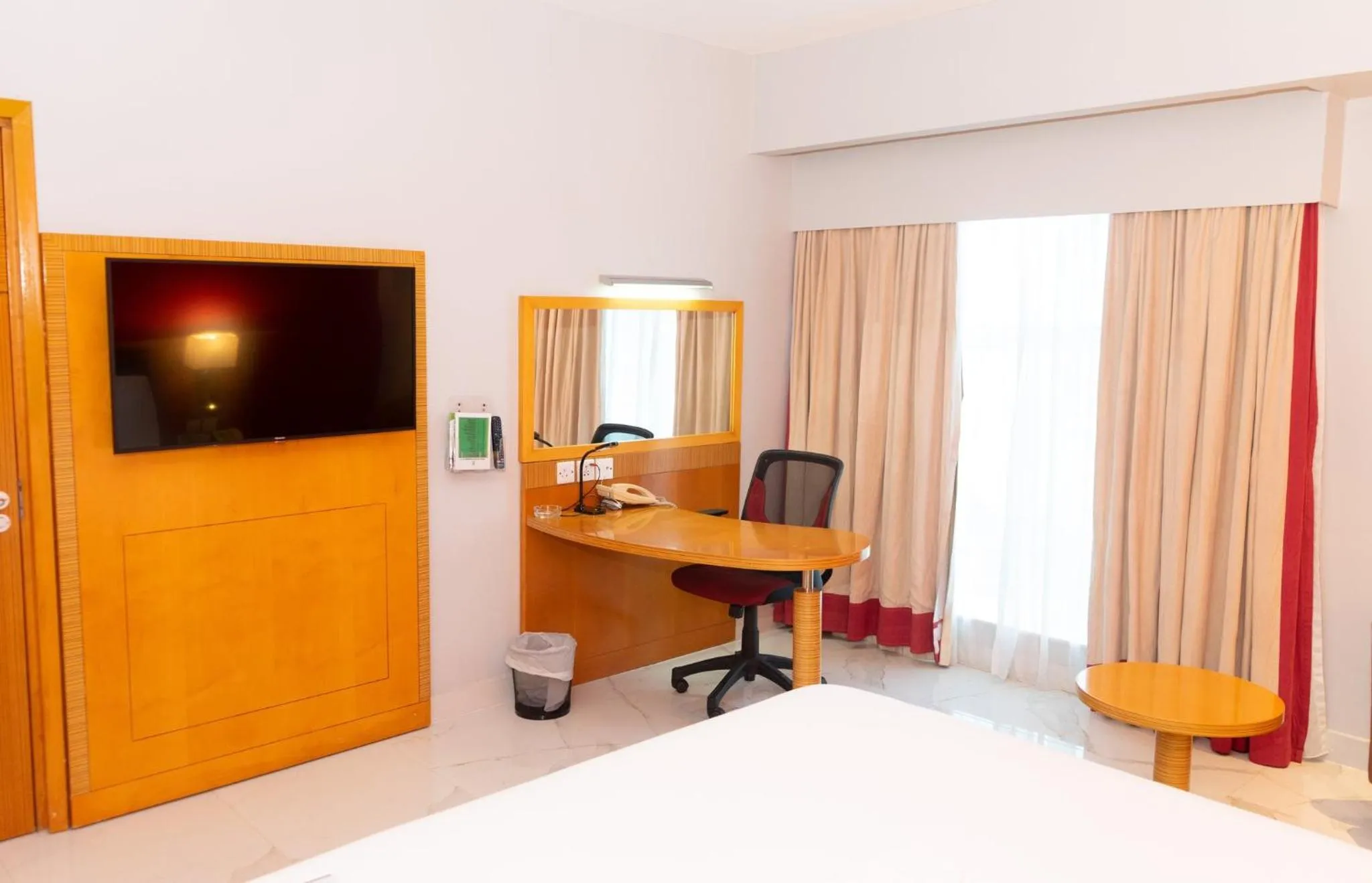 Photo of the whole room in Holiday Inn Dar Es Salaam by IHG