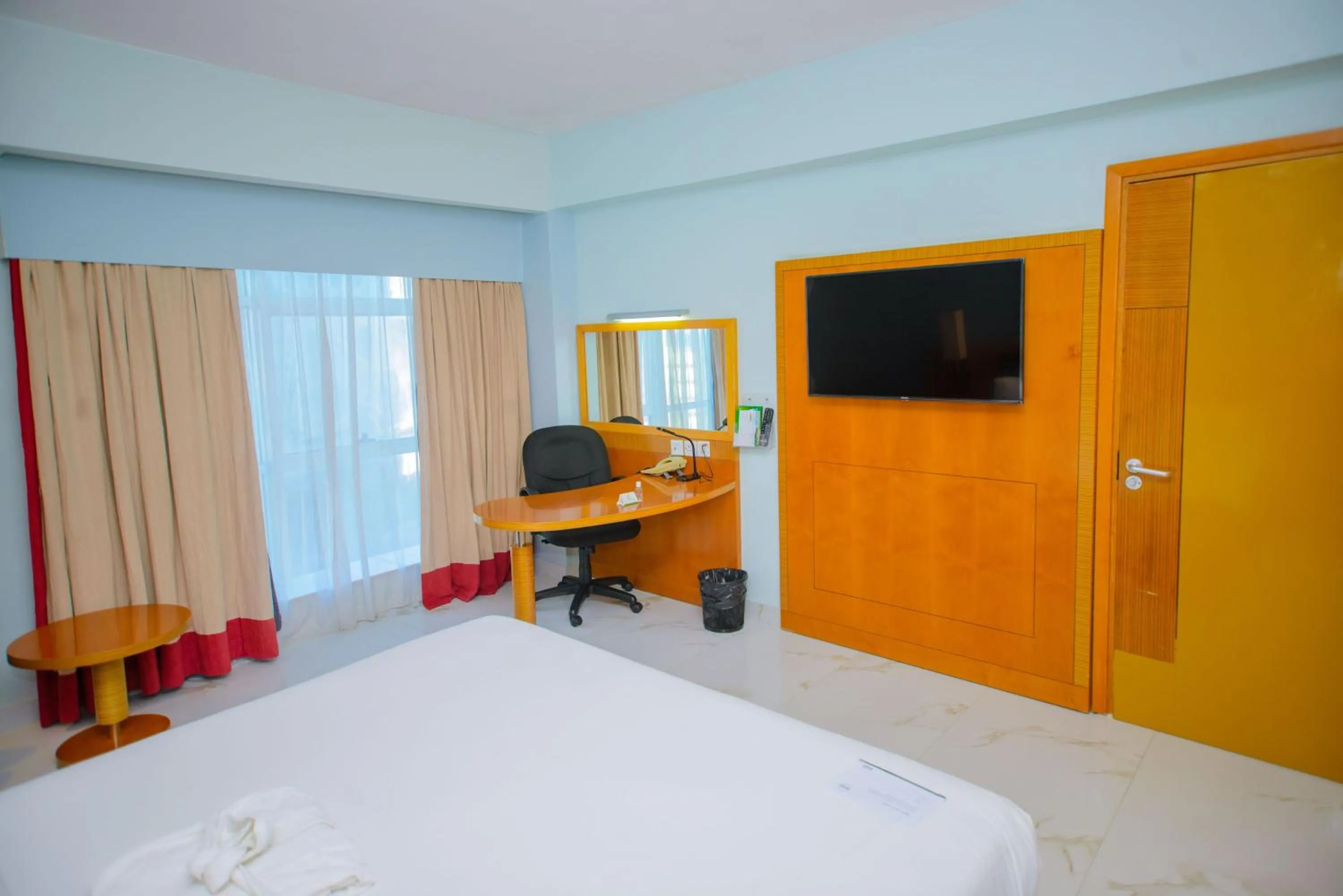 TV and multimedia, Bed in Holiday Inn Dar Es Salaam by IHG