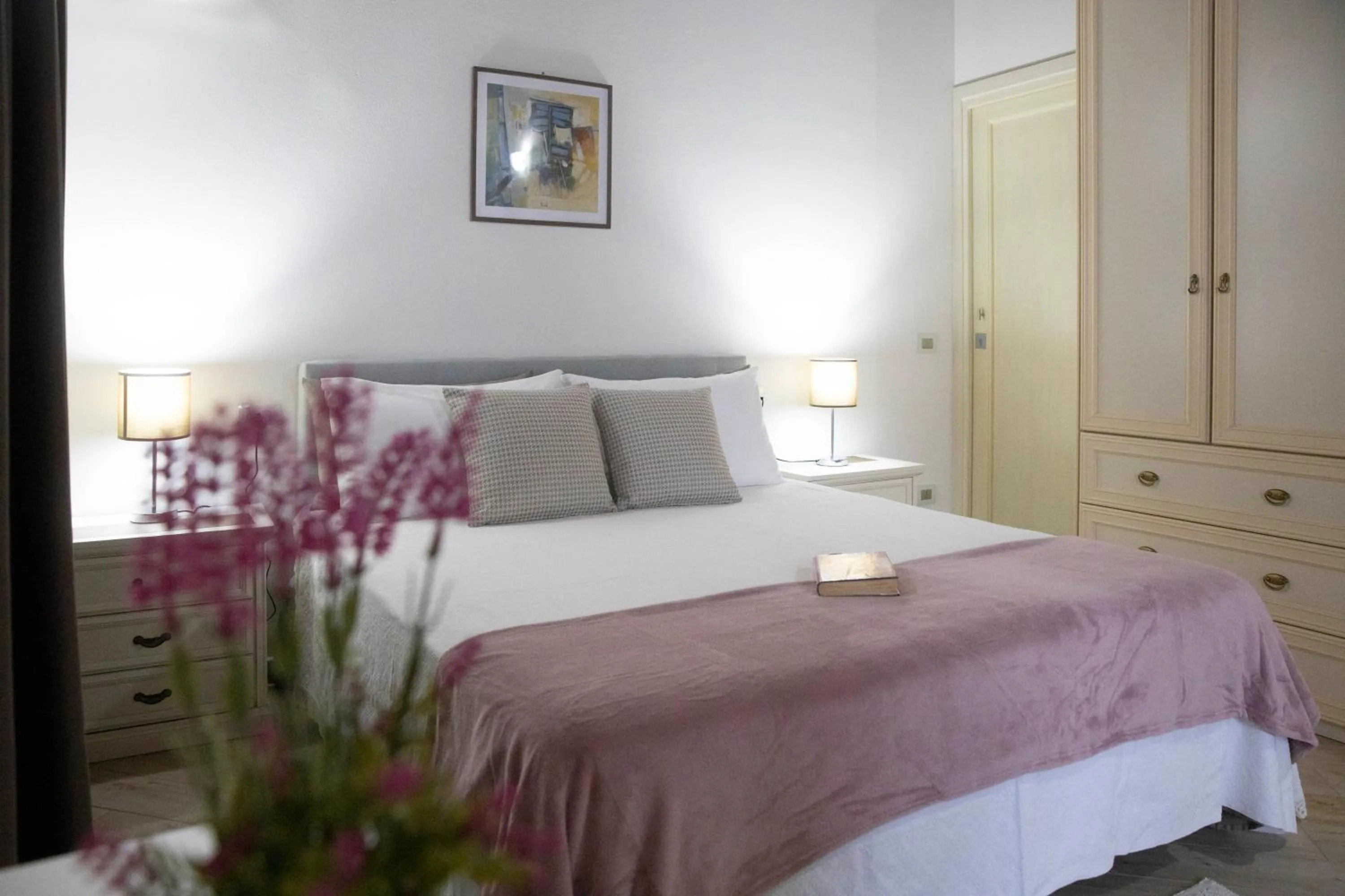 Bed in Irilor Luxury B&B