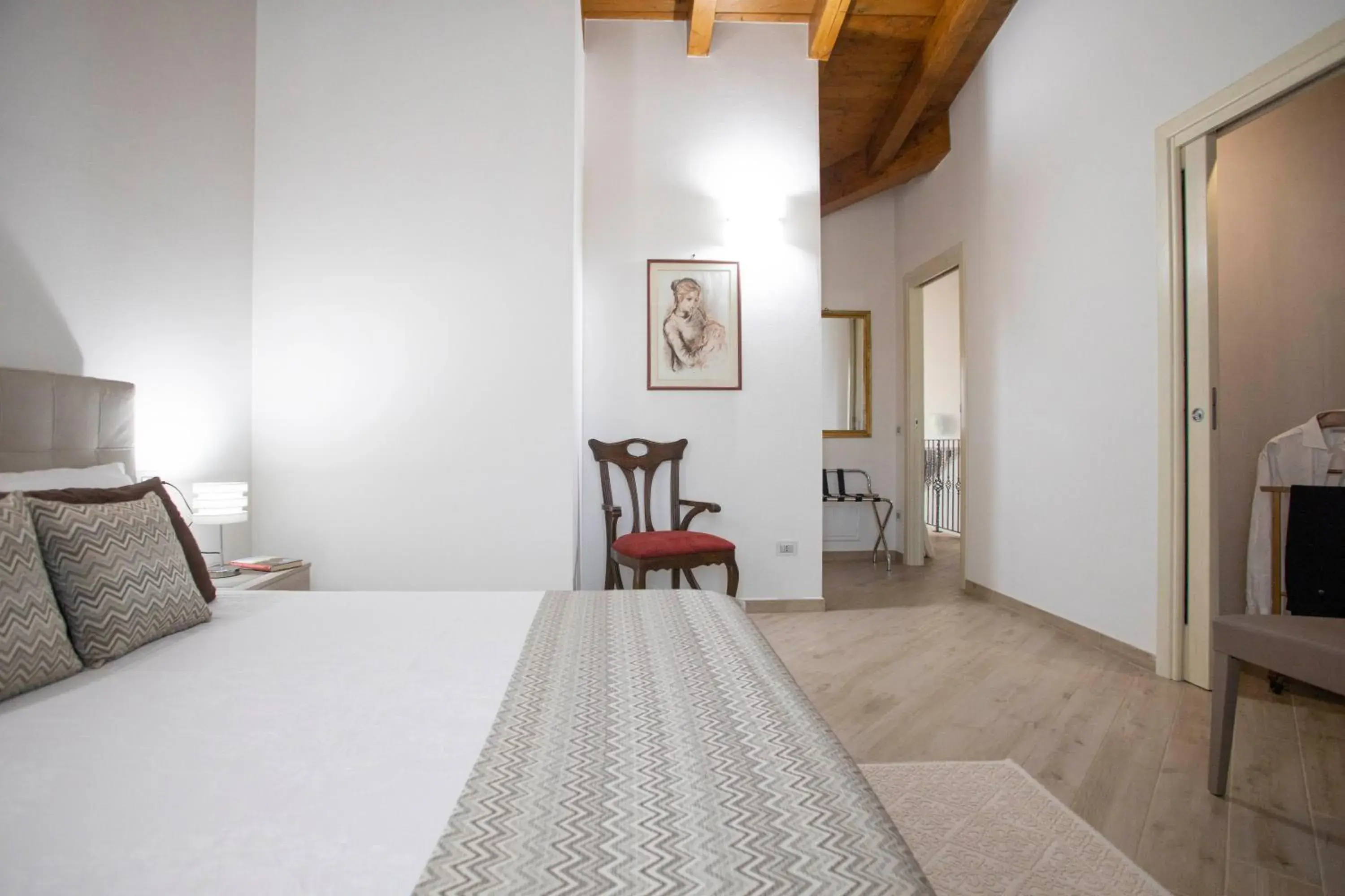 Suite with Terrace in Irilor Luxury B&B Suite with Terrace in Irilor Luxury B&B