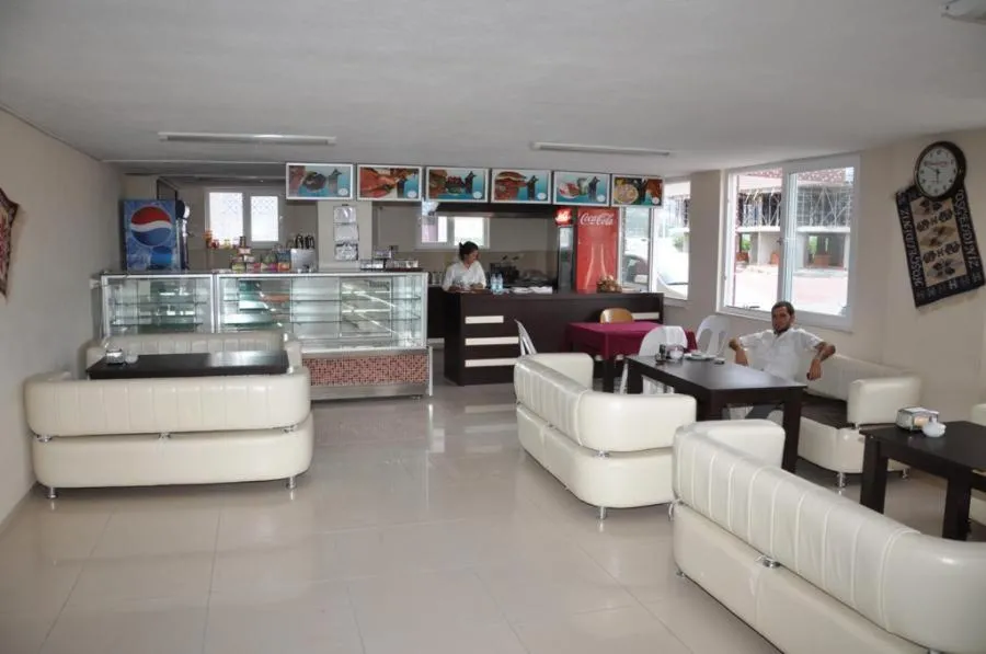Restaurant/places to eat in Oz Ulutas Apart Pansiyon