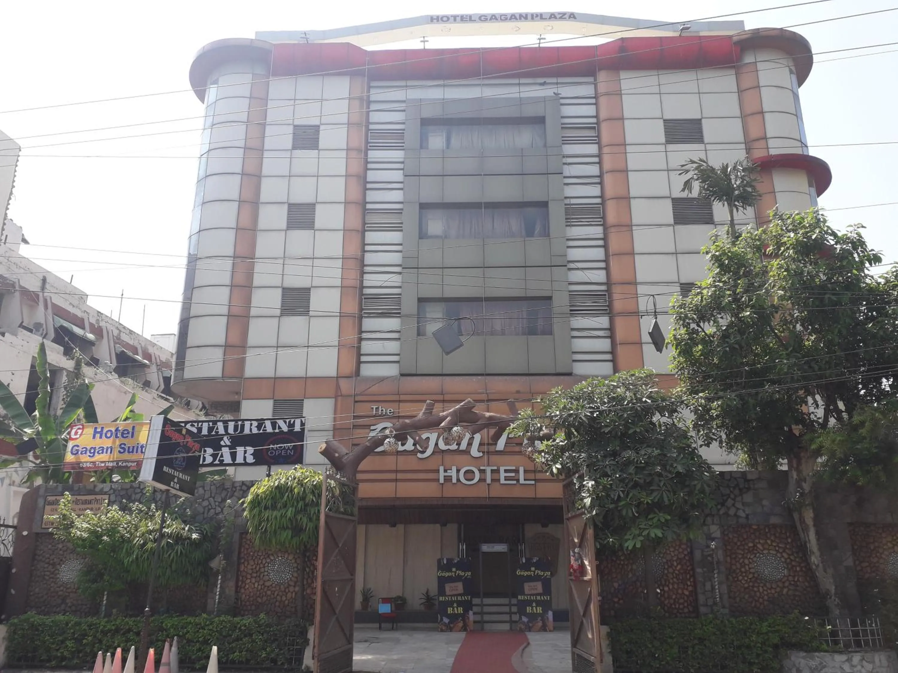 Facade/entrance in Hotel Gagan Plaza