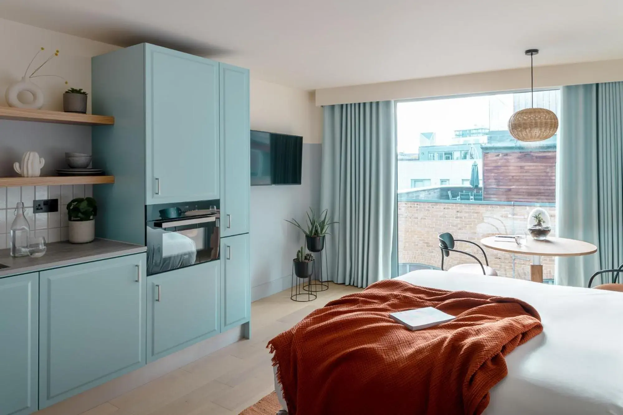 TV and multimedia, Bed in Bermonds Locke, Tower Bridge TV and multimedia, Bed in Bermonds Locke, Tower Bridge