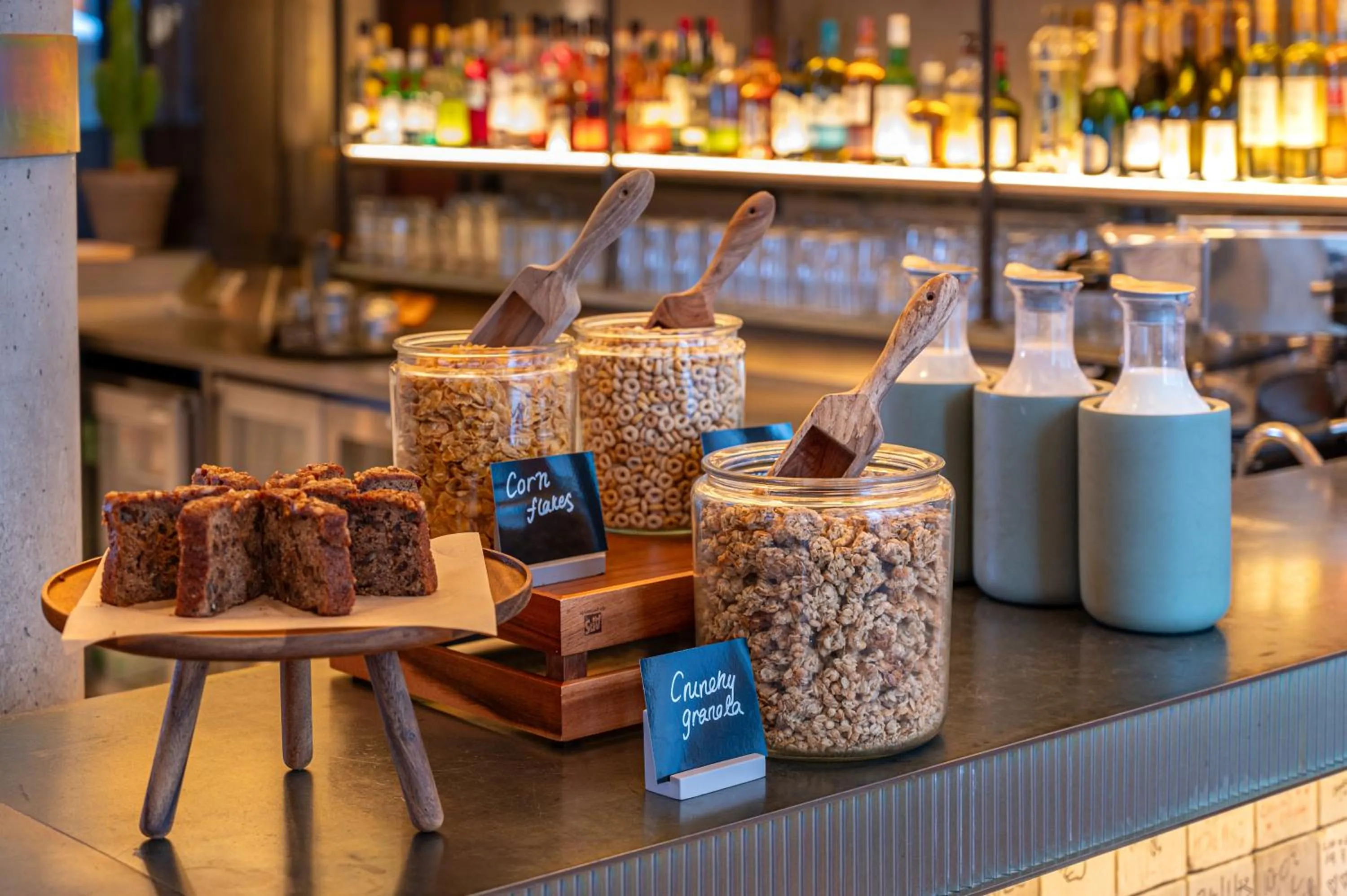 Buffet breakfast in Bermonds Locke, Tower Bridge