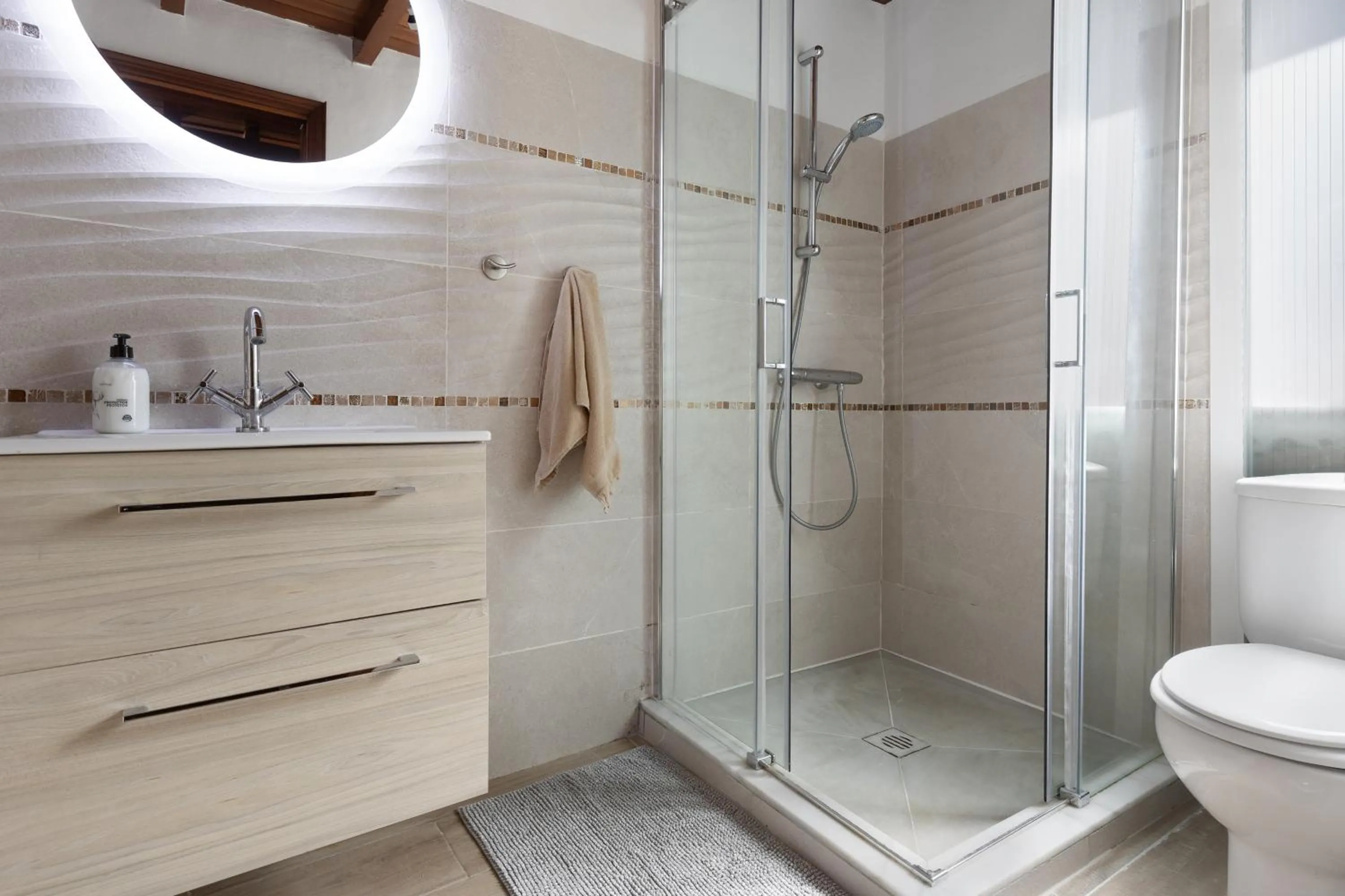 Shower in La Granja de Antonio