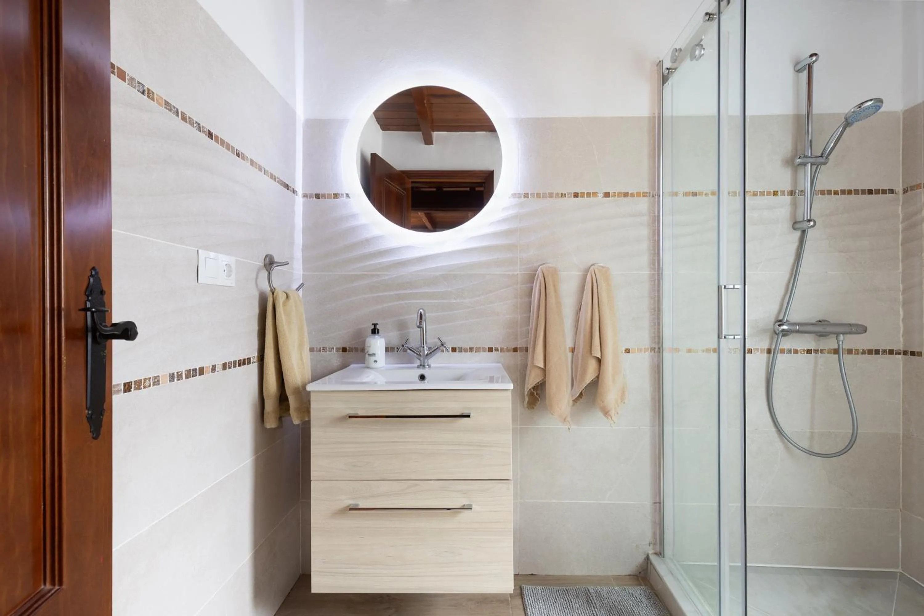 Shower in La Granja de Antonio