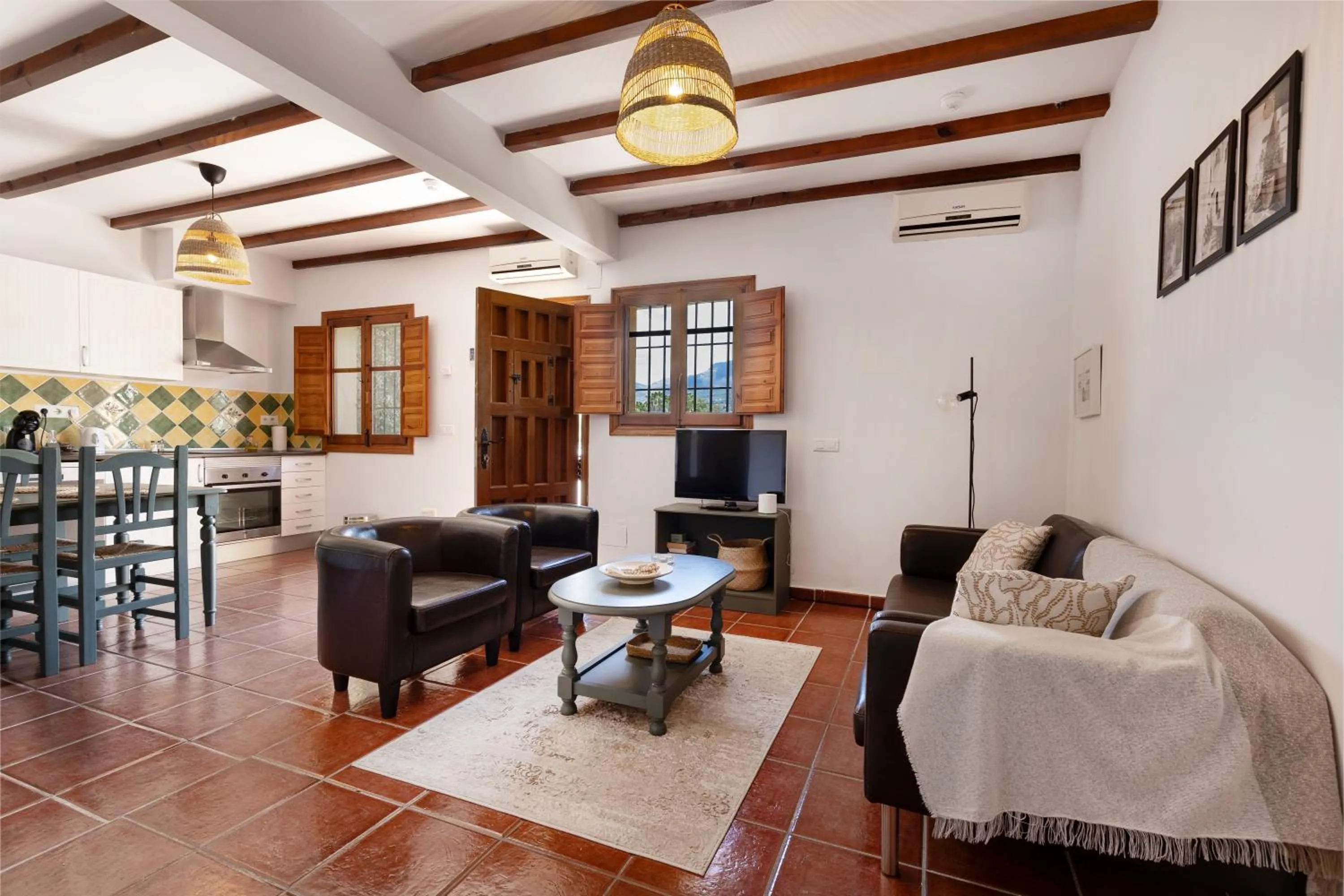Photo of the whole room in La Granja de Antonio