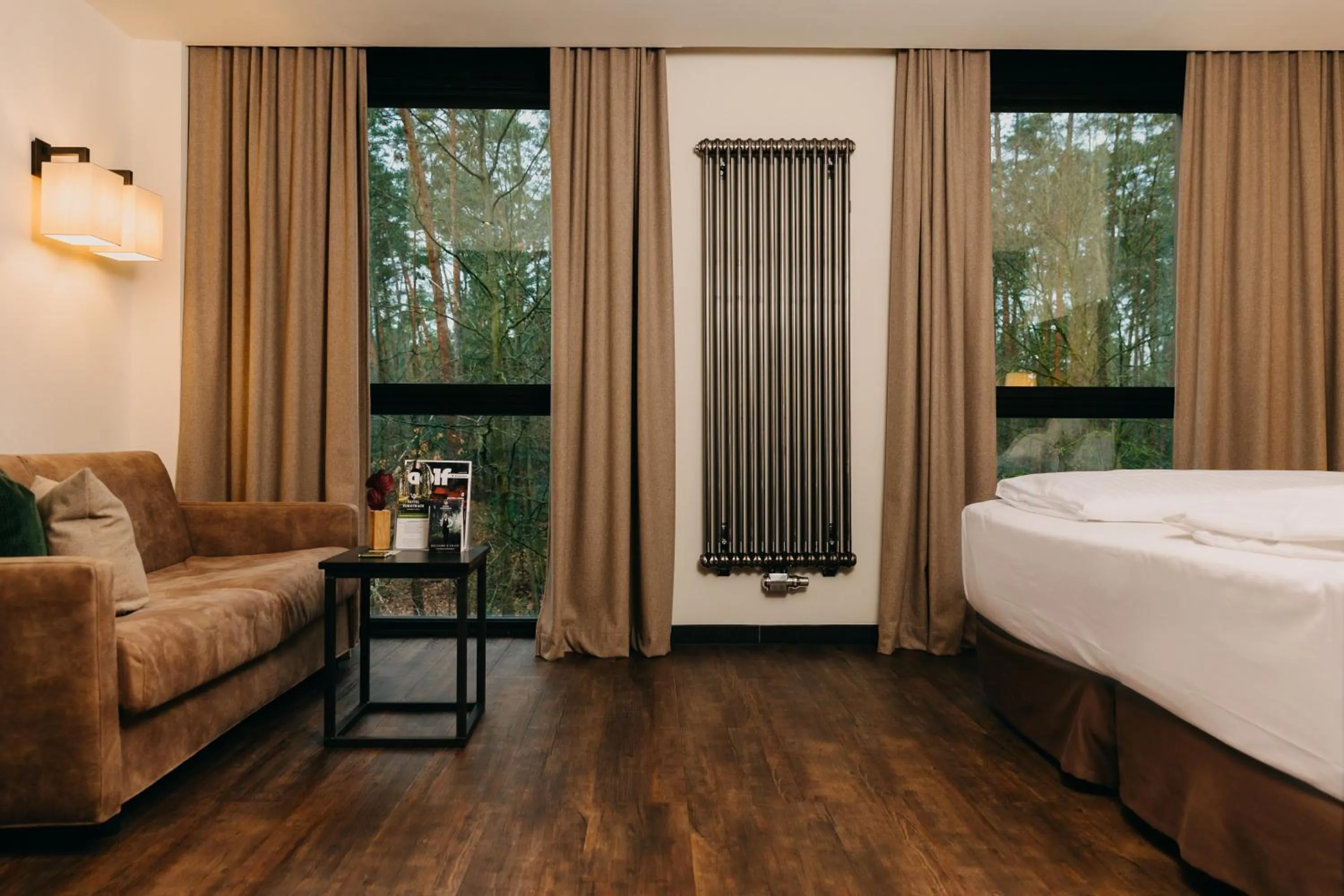 View (from property/room), Bed in Hotel Forsthaus Nürnberg Fürth