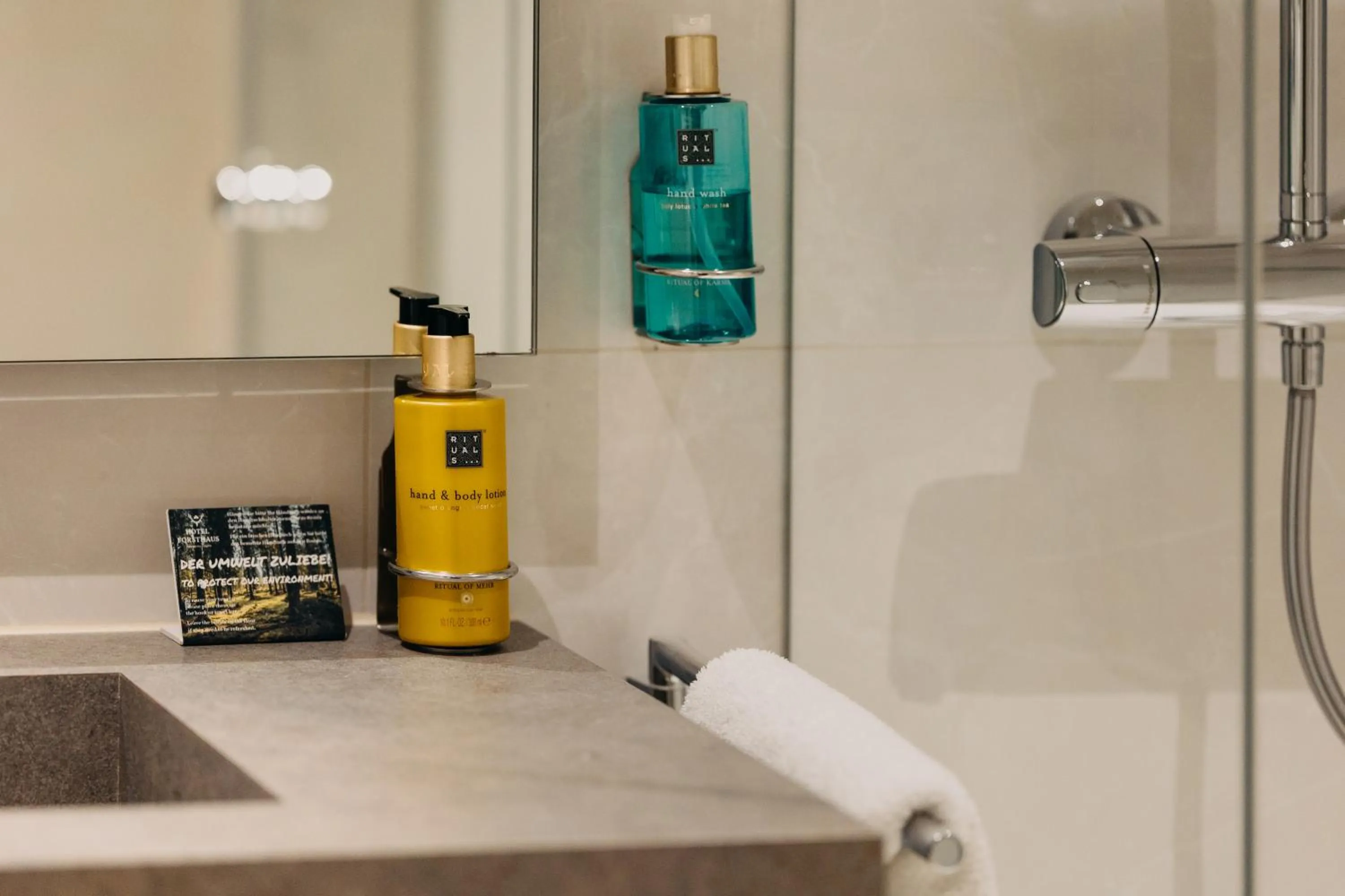 Bathroom in Hotel Forsthaus Nürnberg Fürth