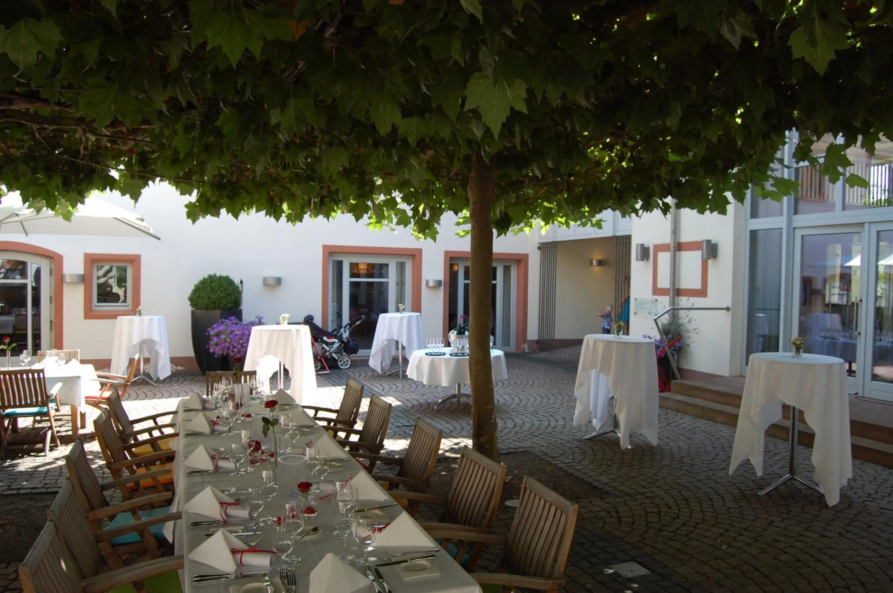 Patio in Landhotel zum Schwanen mit Restaurant Mona Liza