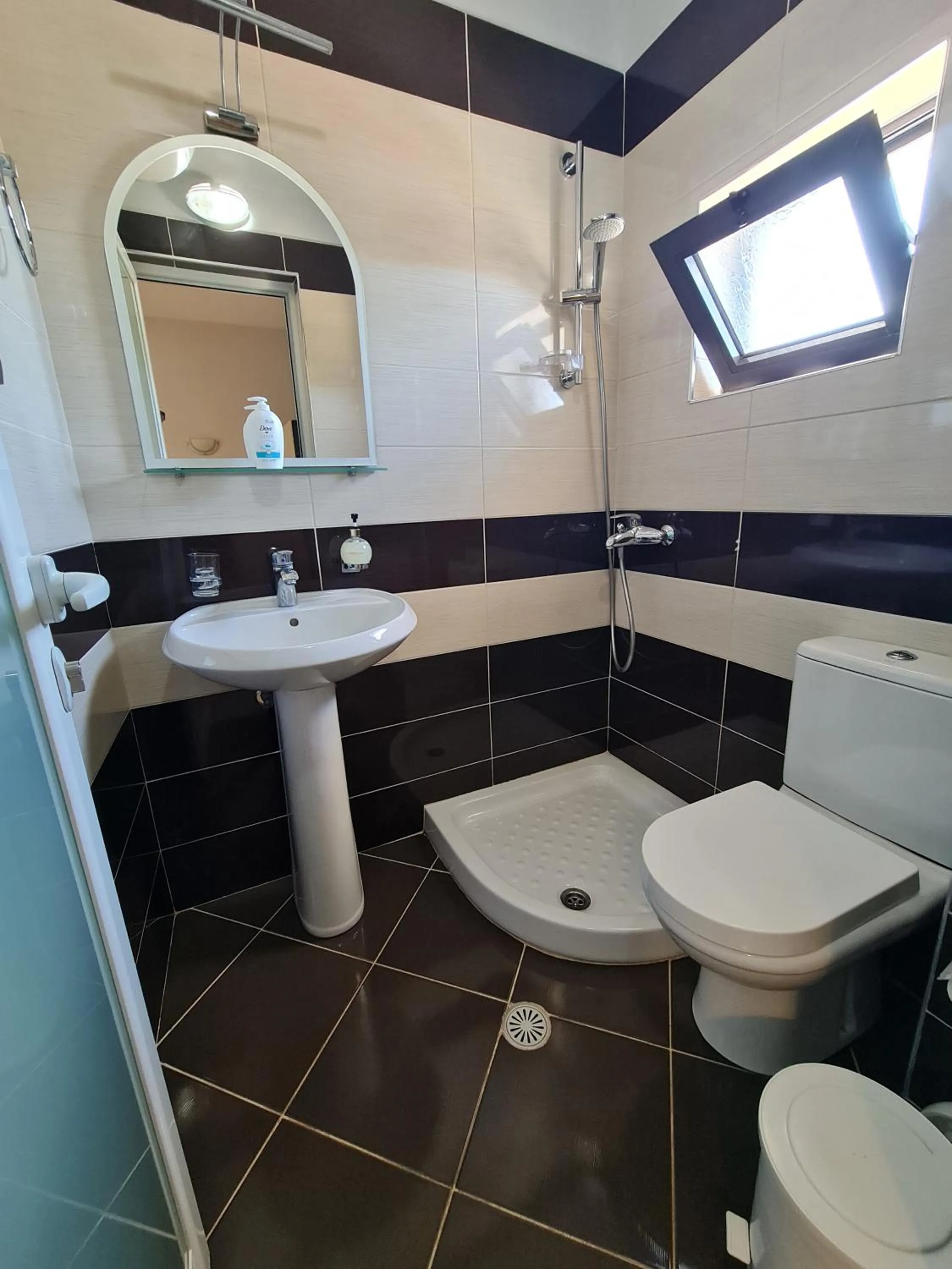 Bathroom in Hotel Ardiani