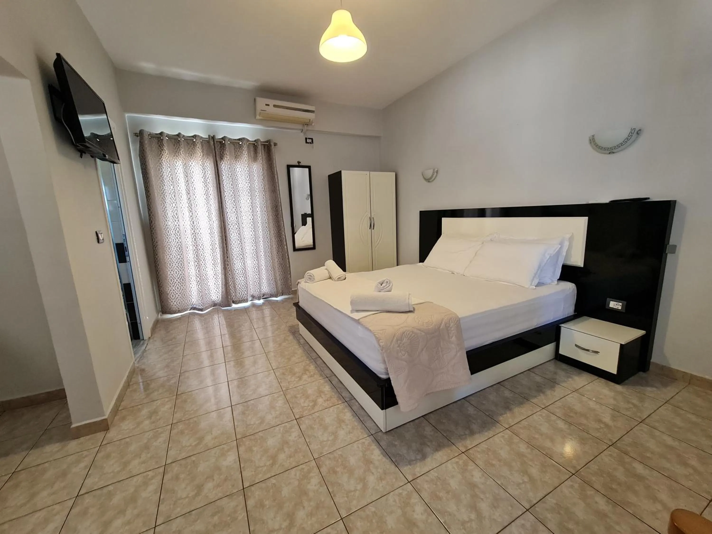 Bedroom, Bed in Hotel Ardiani