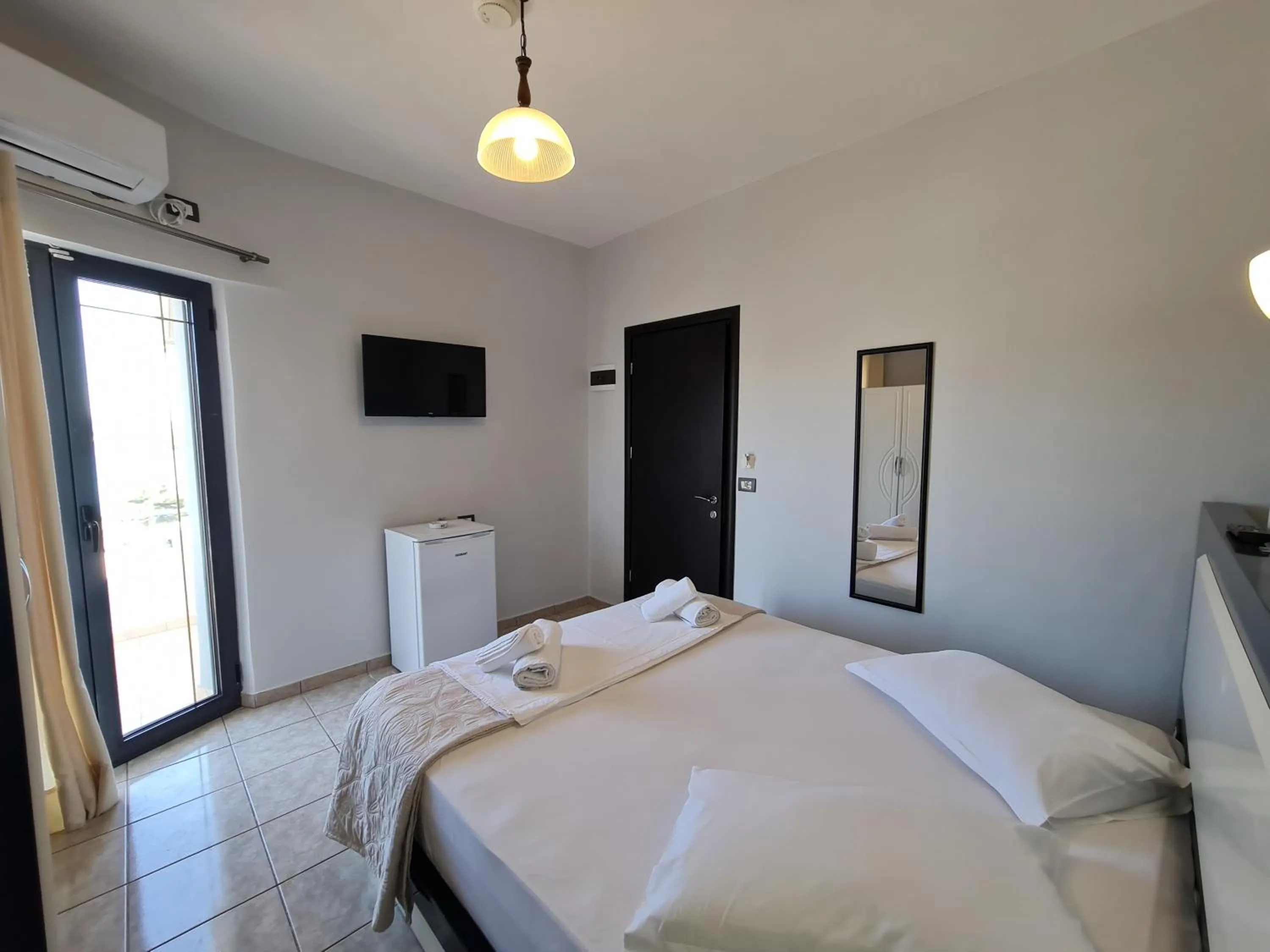 Bedroom, Bed in Hotel Ardiani