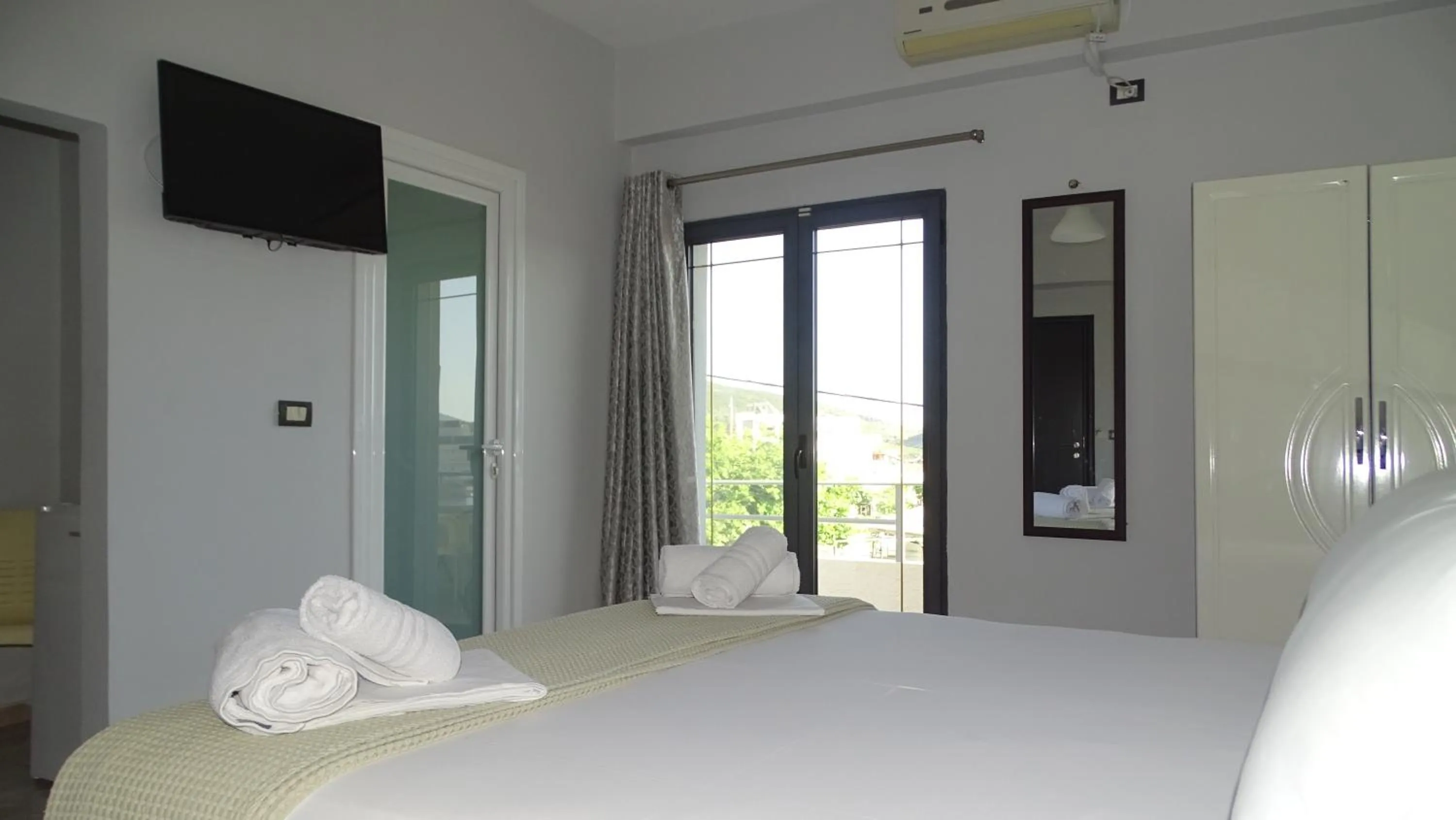 Bedroom, Bed in Hotel Ardiani