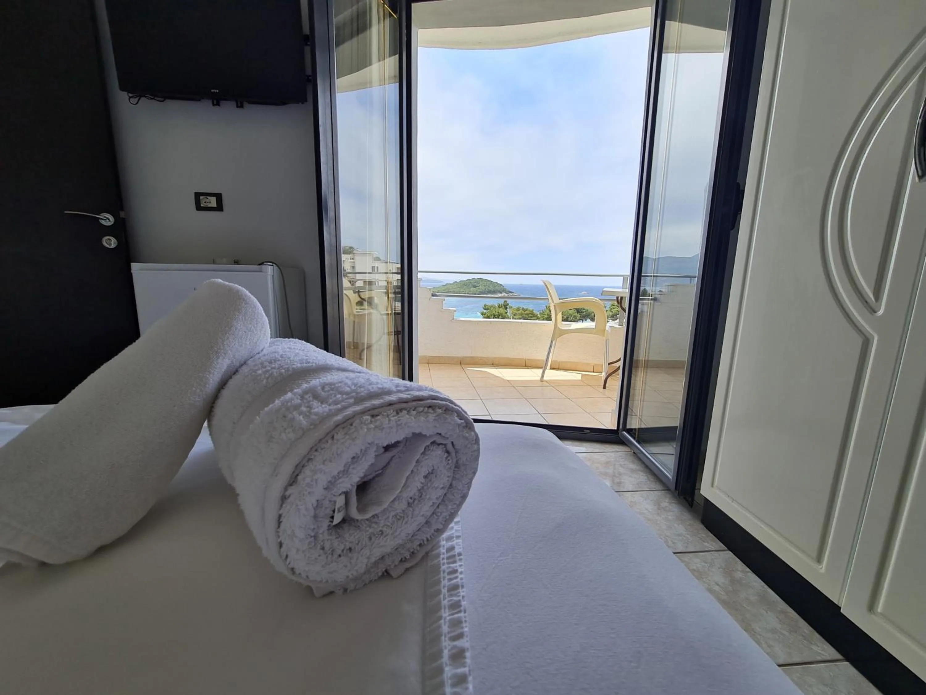 Sea view, Bed in Hotel Ardiani