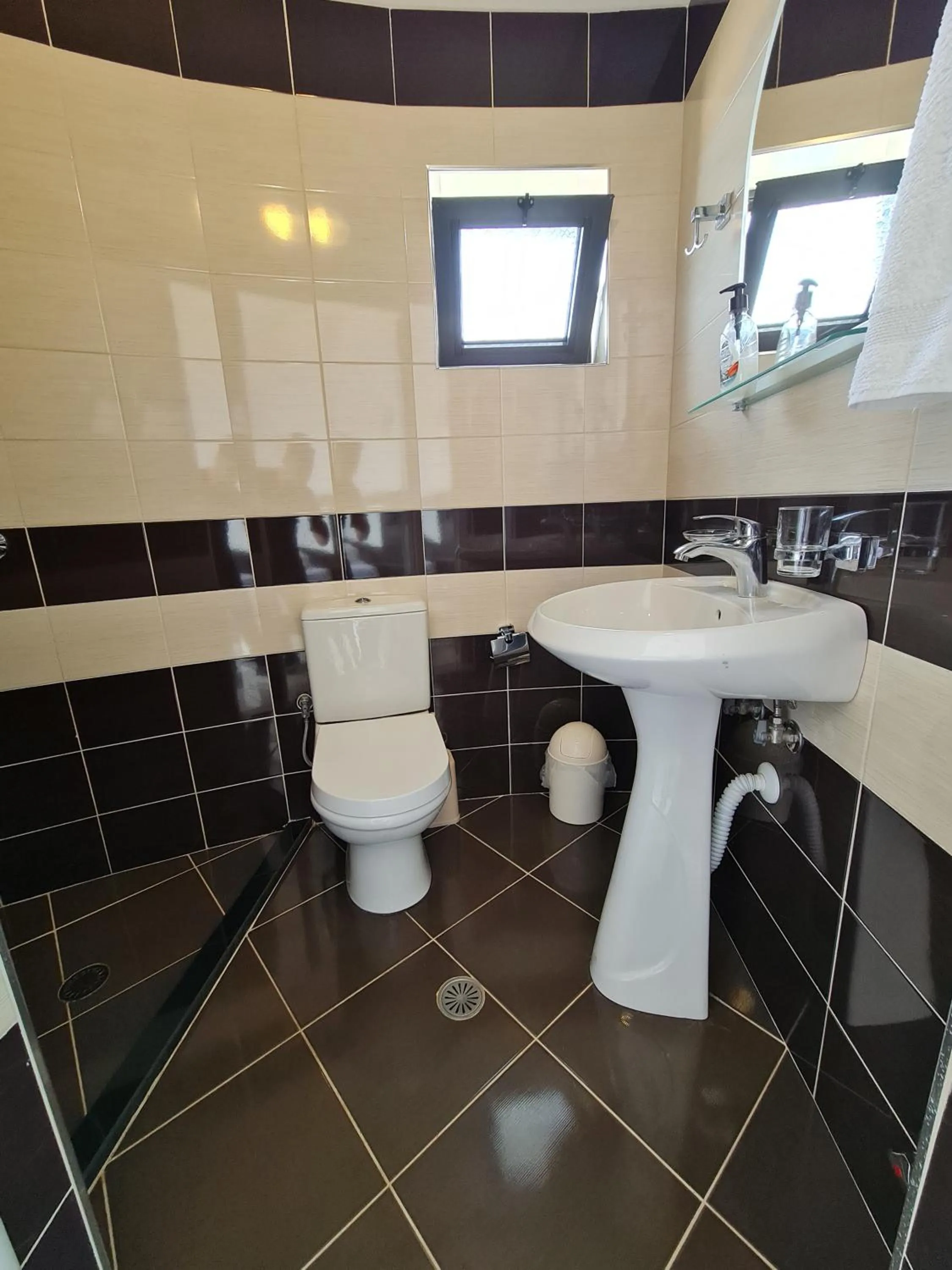 Bathroom in Hotel Ardiani