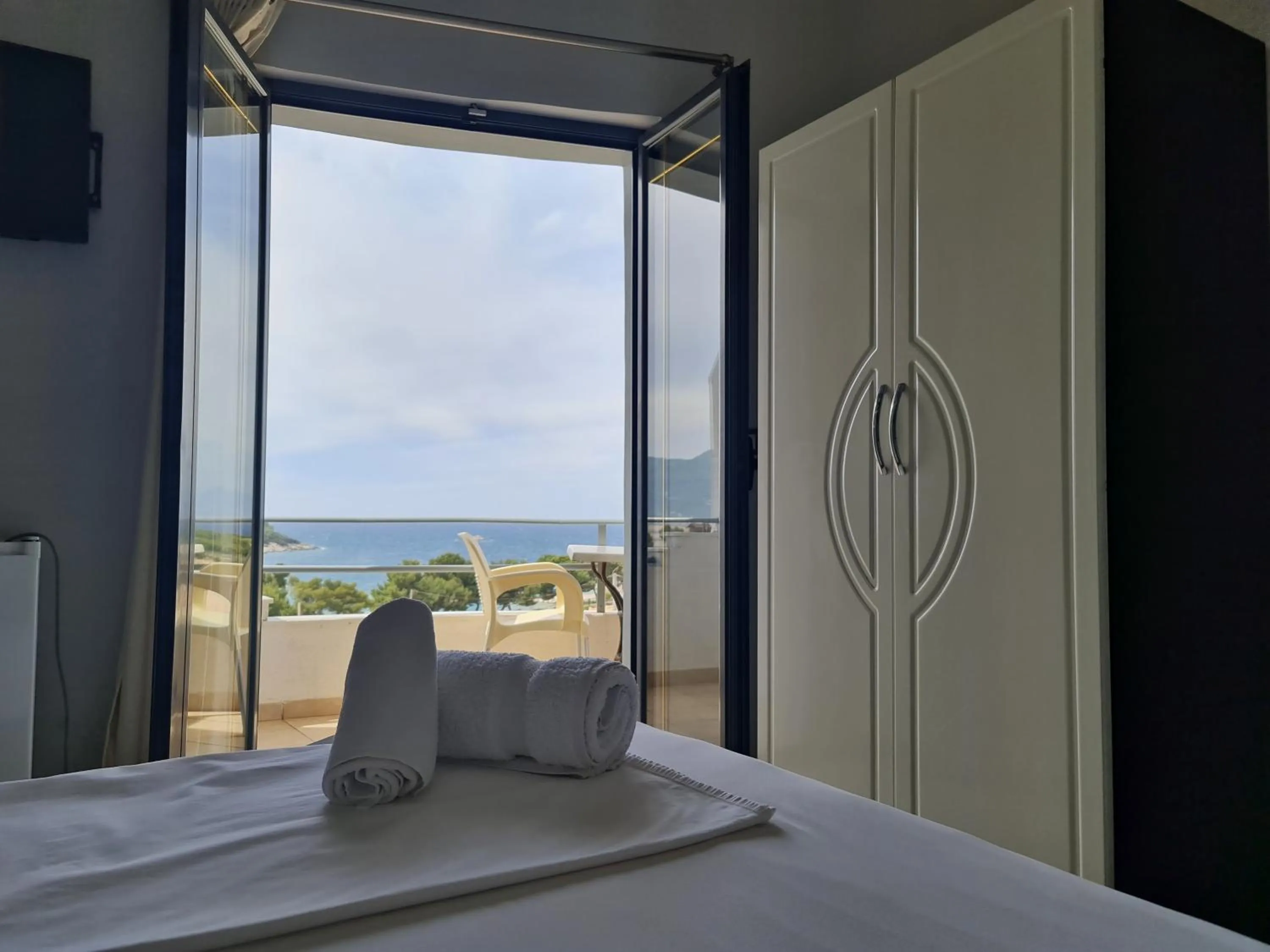 Sea view, Bed in Hotel Ardiani