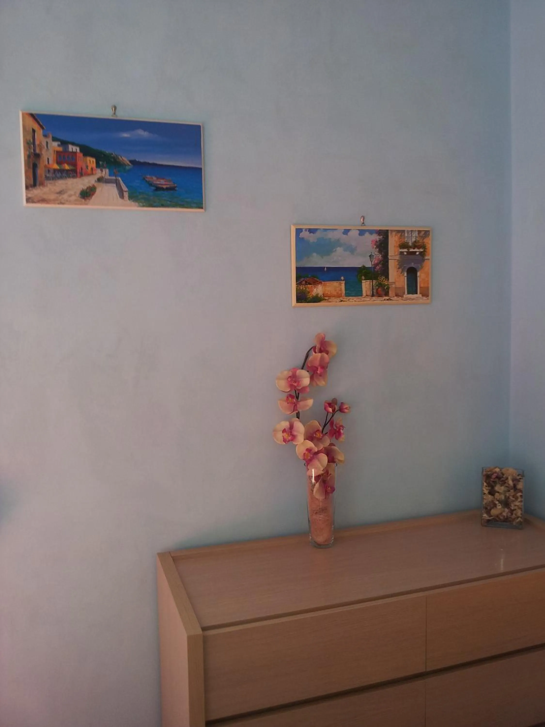 Decorative detail in Thousand Colors