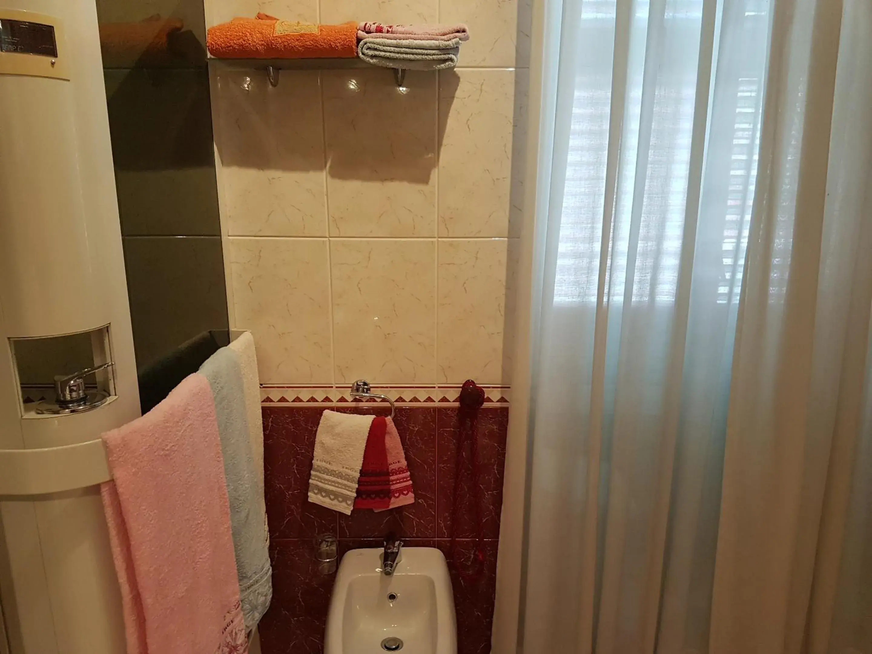 Photo of the whole room in Thousand Colors Photo of the whole room in Thousand Colors