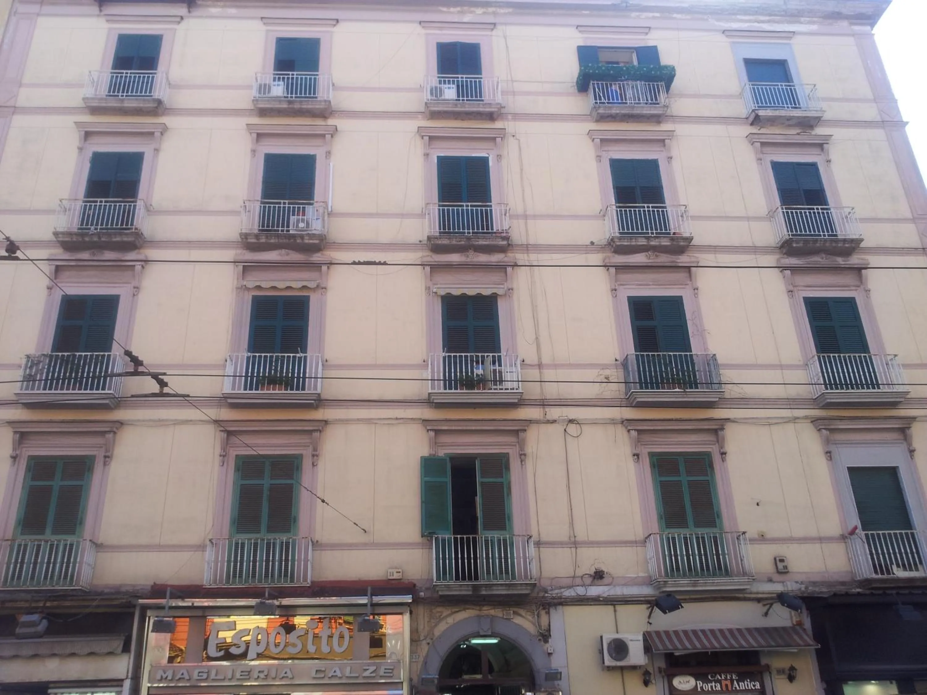 Property building in Thousand Colors