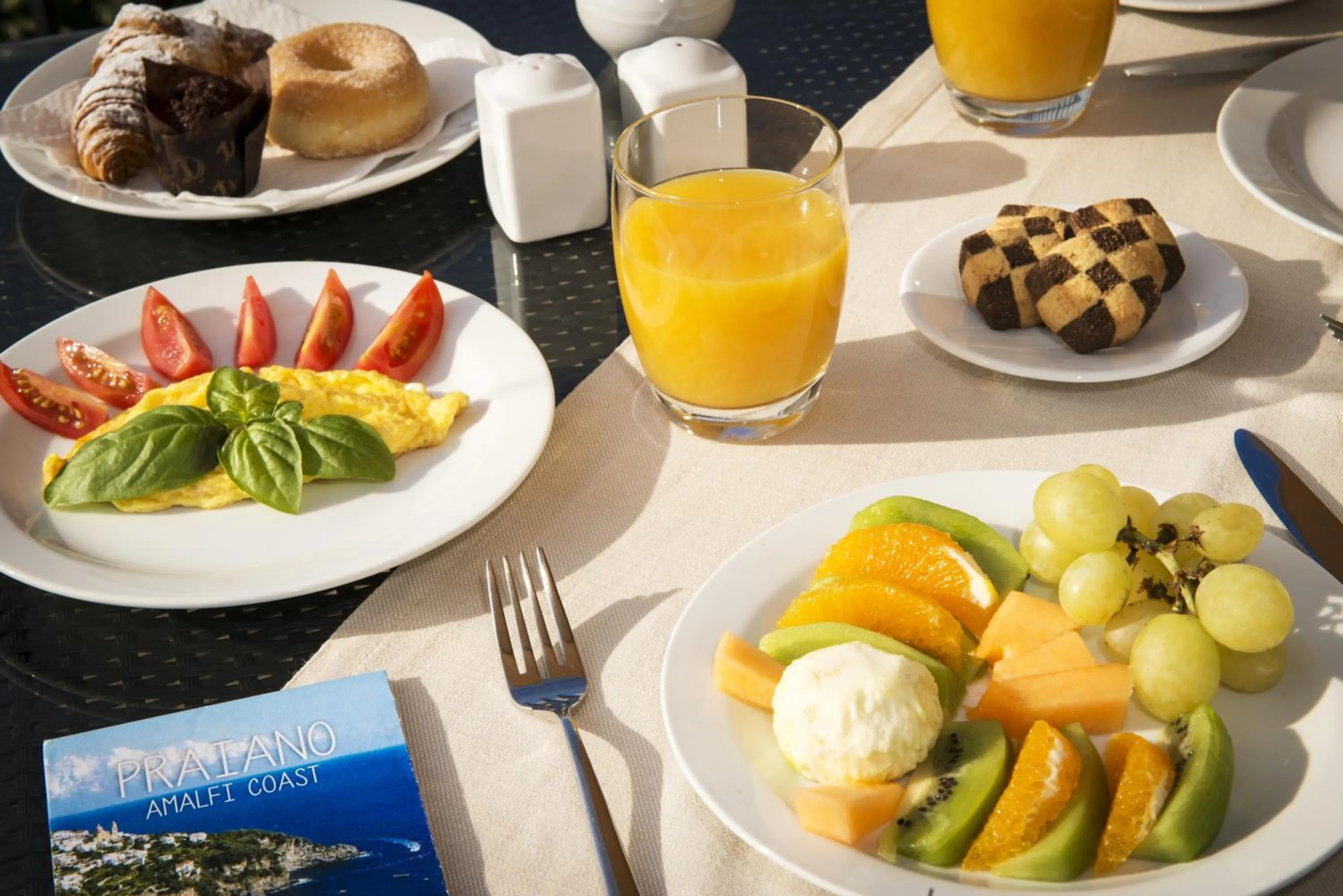 Restaurant/places to eat in Villa Gianlica