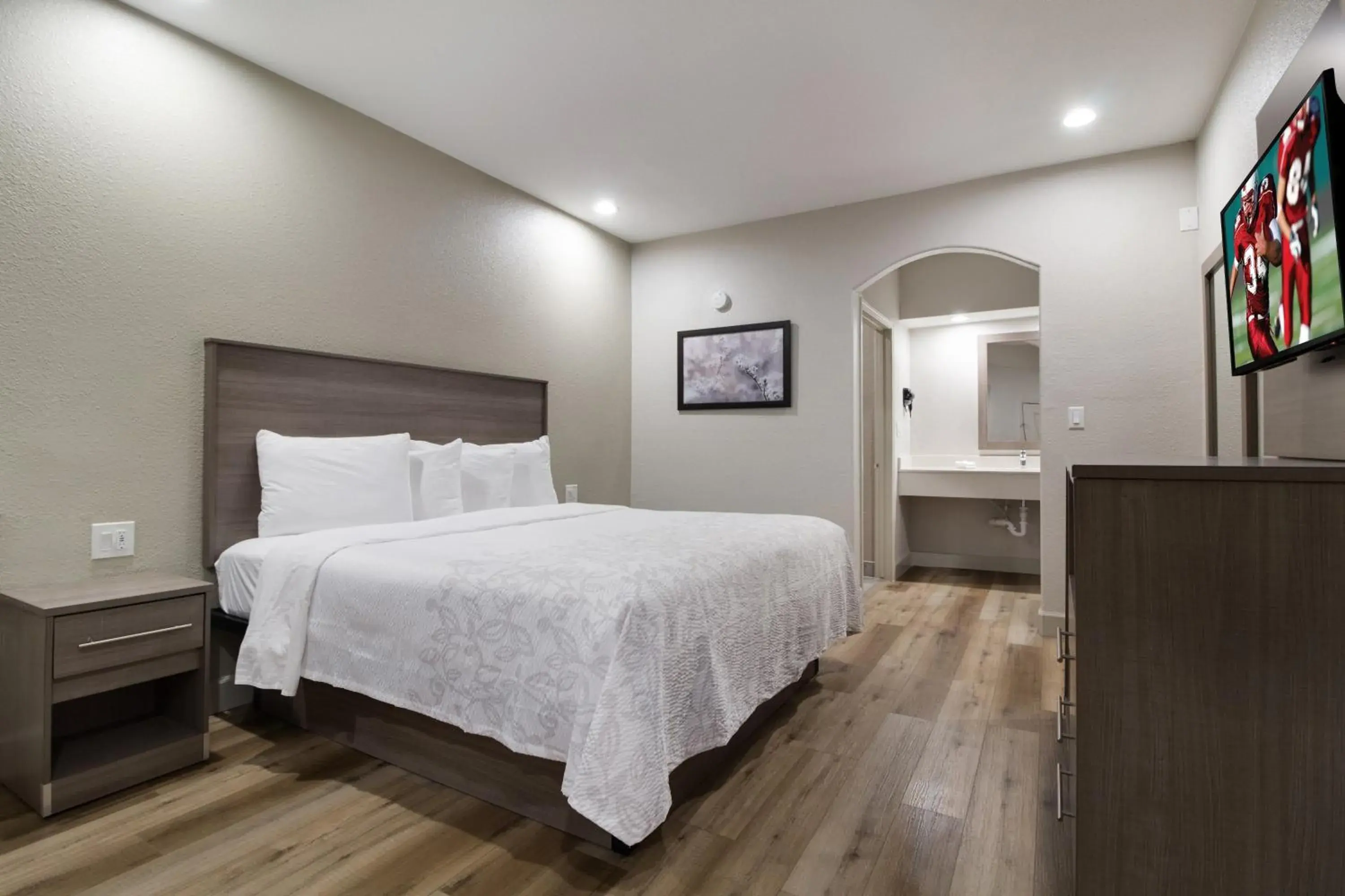 Photo of the whole room, Bed in Red Roof Inn PLUS + Galveston - Beachfront Photo of the whole room, Bed in Red Roof Inn PLUS + Galveston - Beachfront