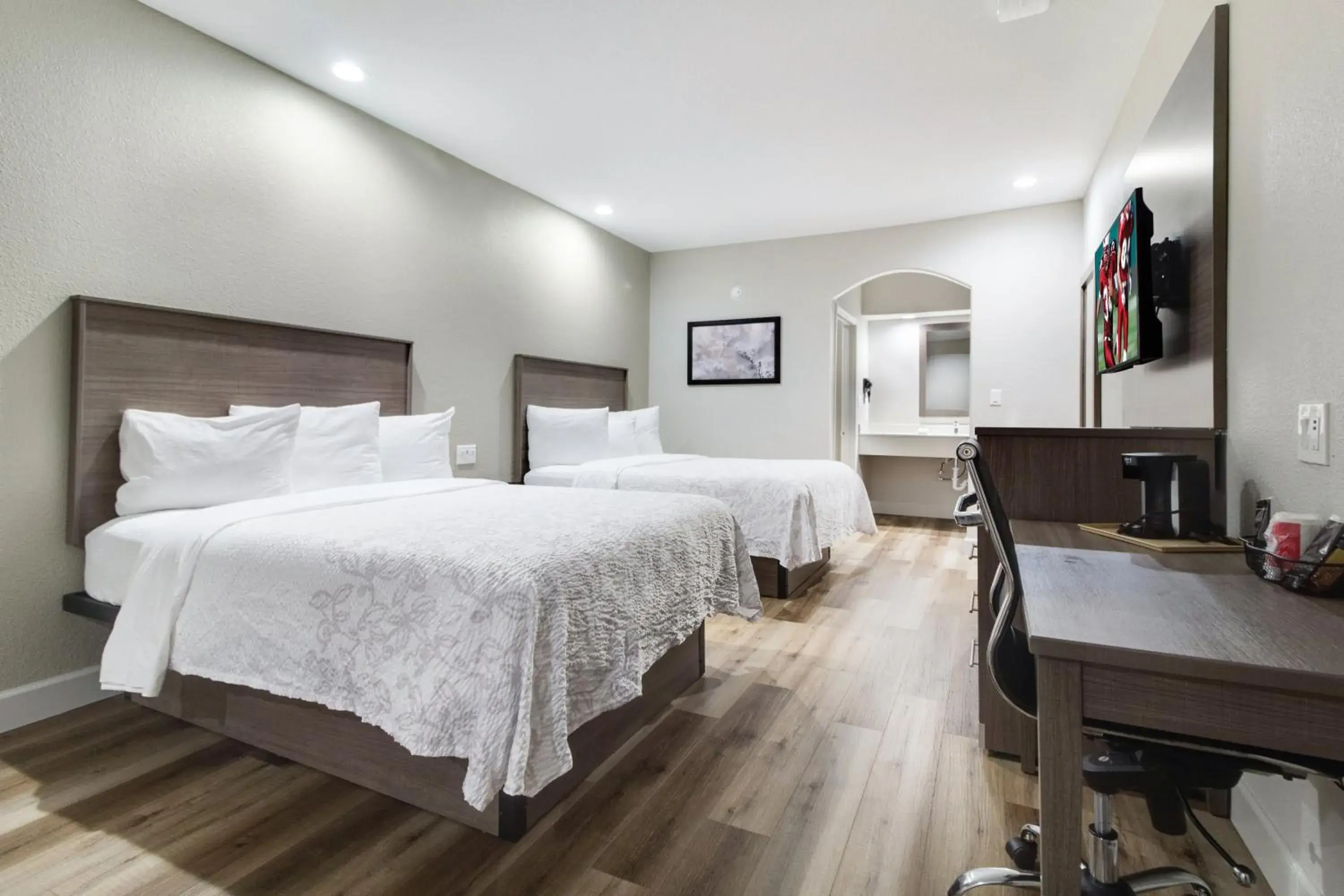 Photo of the whole room, Bed in Red Roof Inn PLUS + Galveston - Beachfront Photo of the whole room, Bed in Red Roof Inn PLUS + Galveston - Beachfront