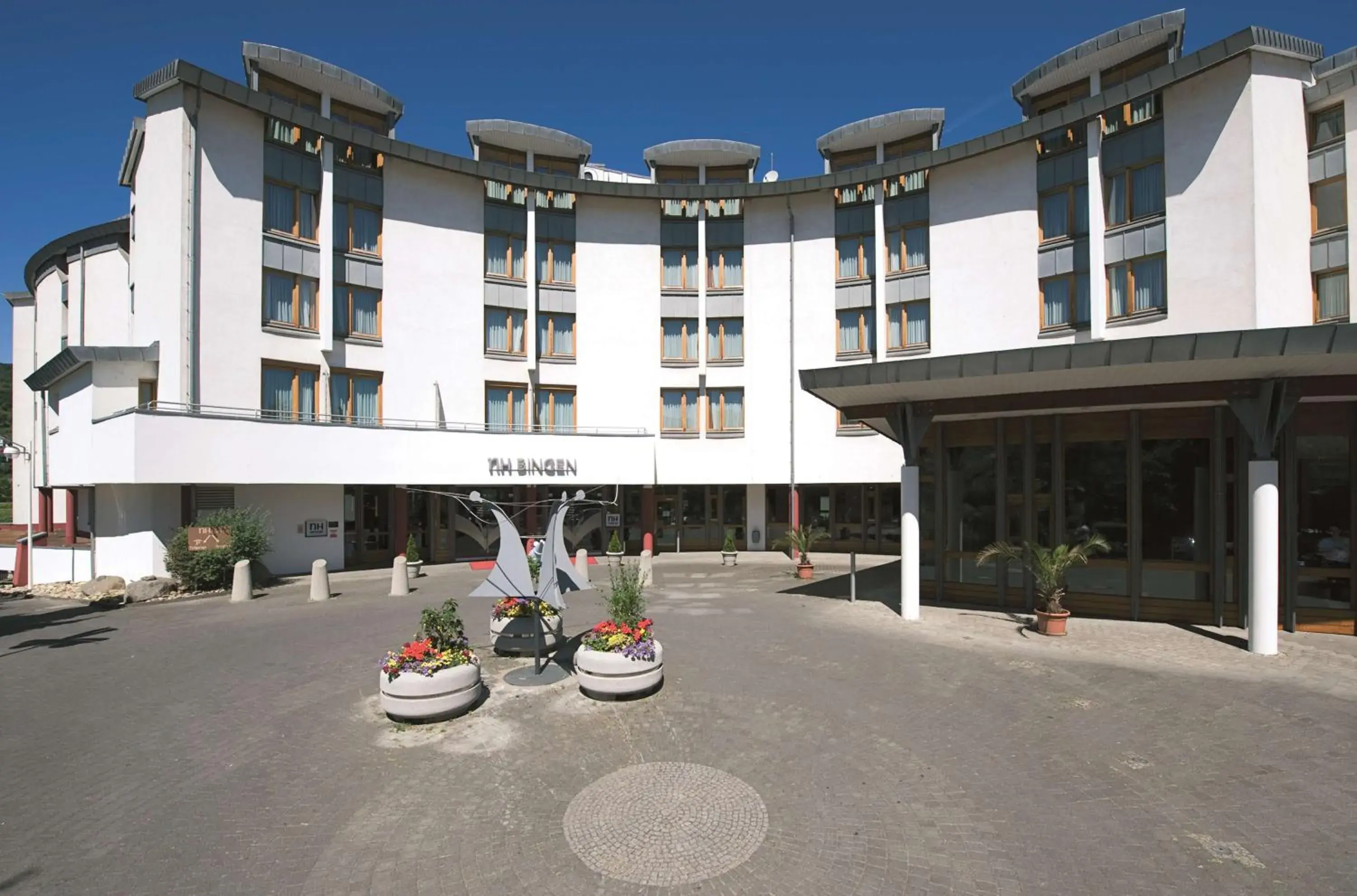 Property building in NH Bingen Property building in NH Bingen