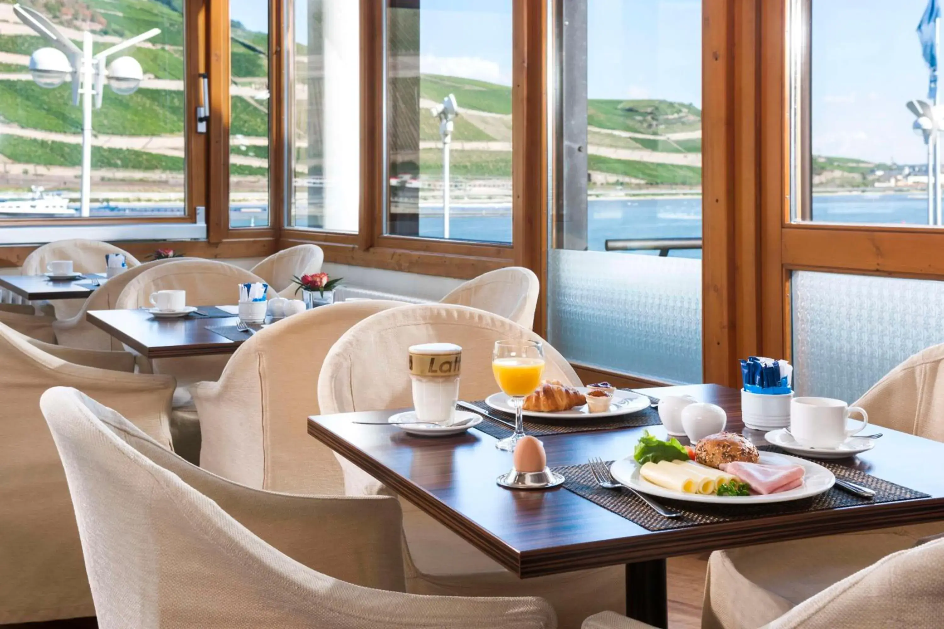 Food and drinks in NH Bingen Food and drinks in NH Bingen