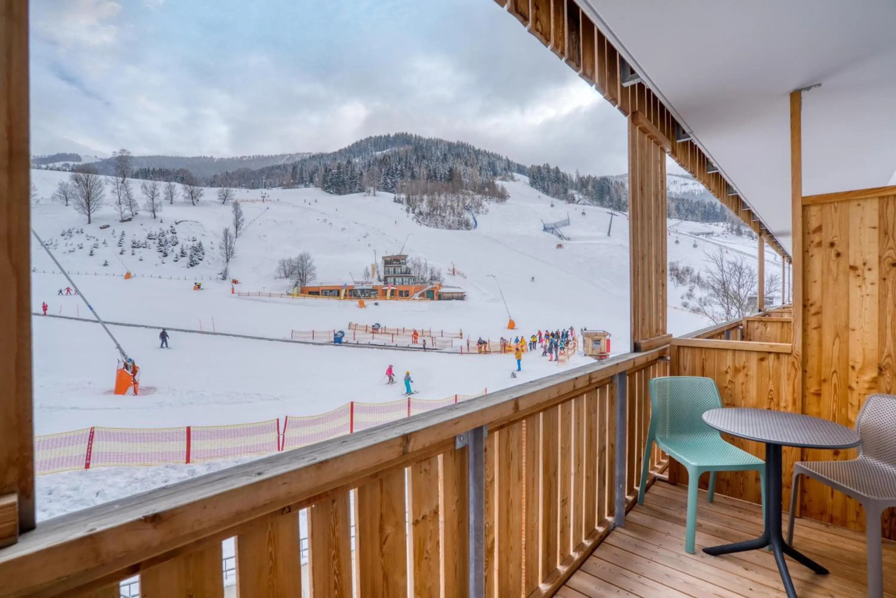 Double or Twin Room with Mountain View and Balcony in COOEE alpin Hotel Bad Kleinkirchheim Double or Twin Room with Mountain View and Balcony in COOEE alpin Hotel Bad Kleinkirchheim