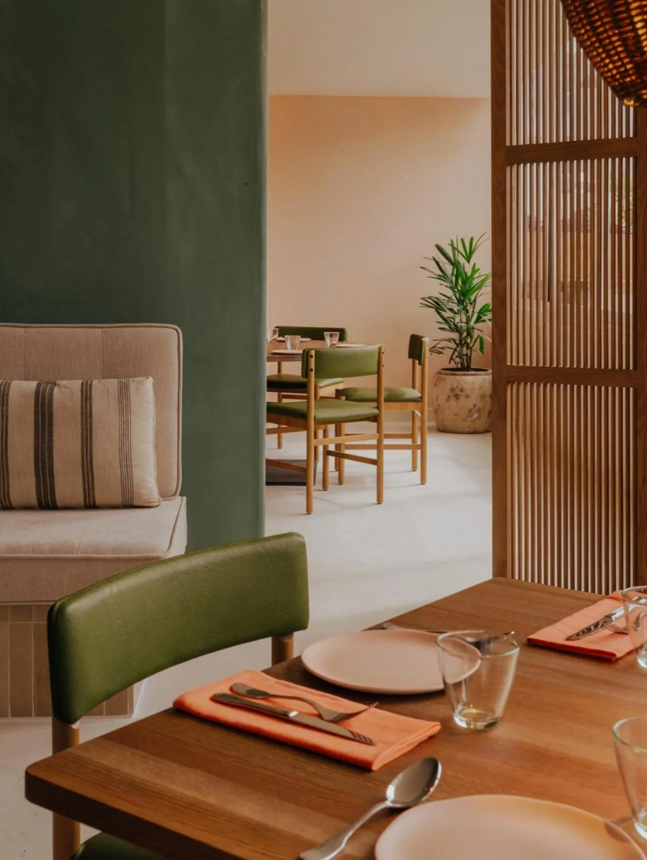 Restaurant/places to eat in Hyde Ibiza