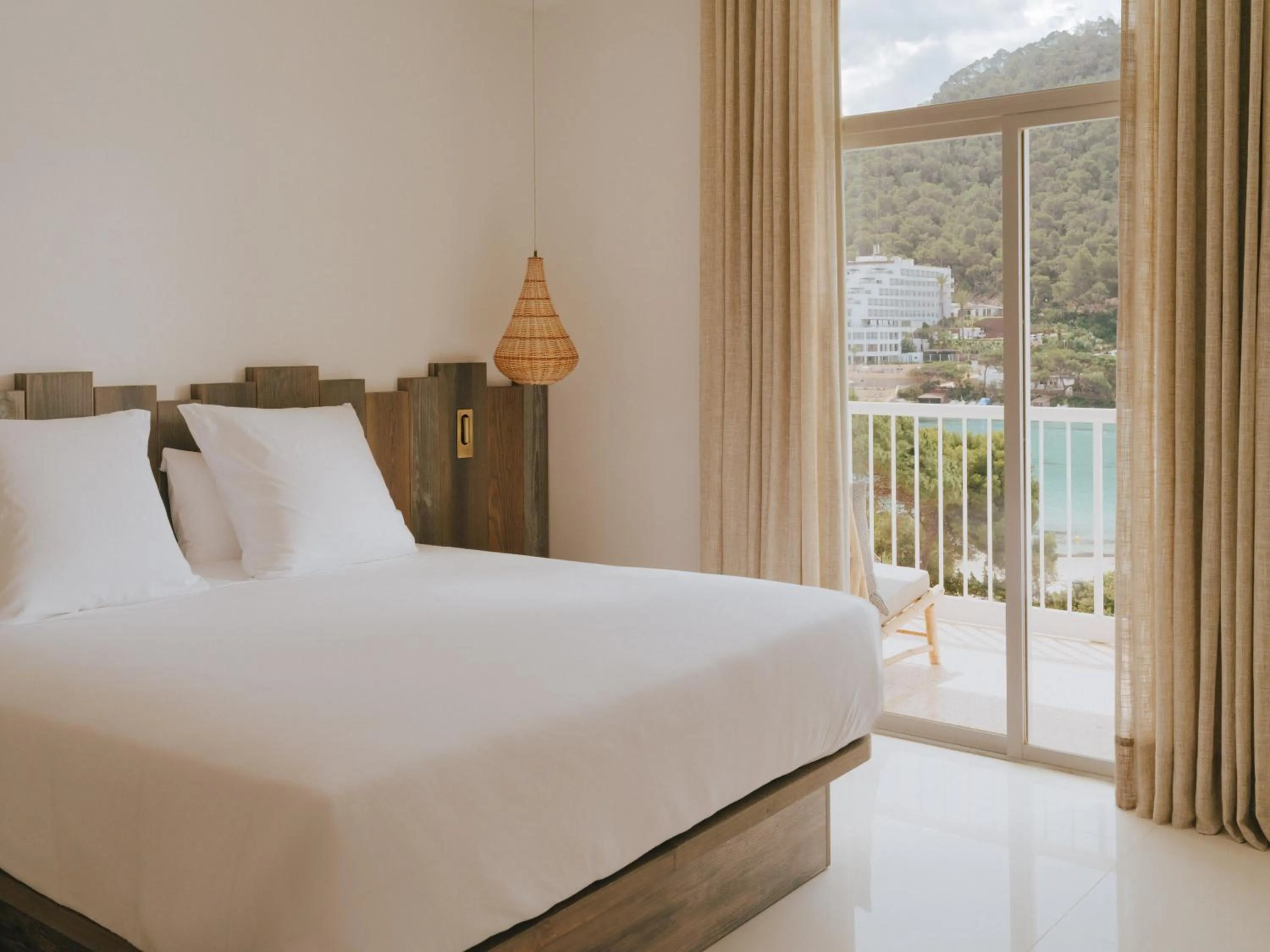 Sea view, Bed in Hyde Ibiza