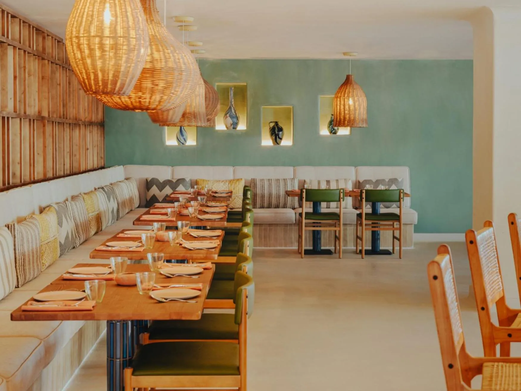 Restaurant/places to eat in Hyde Ibiza