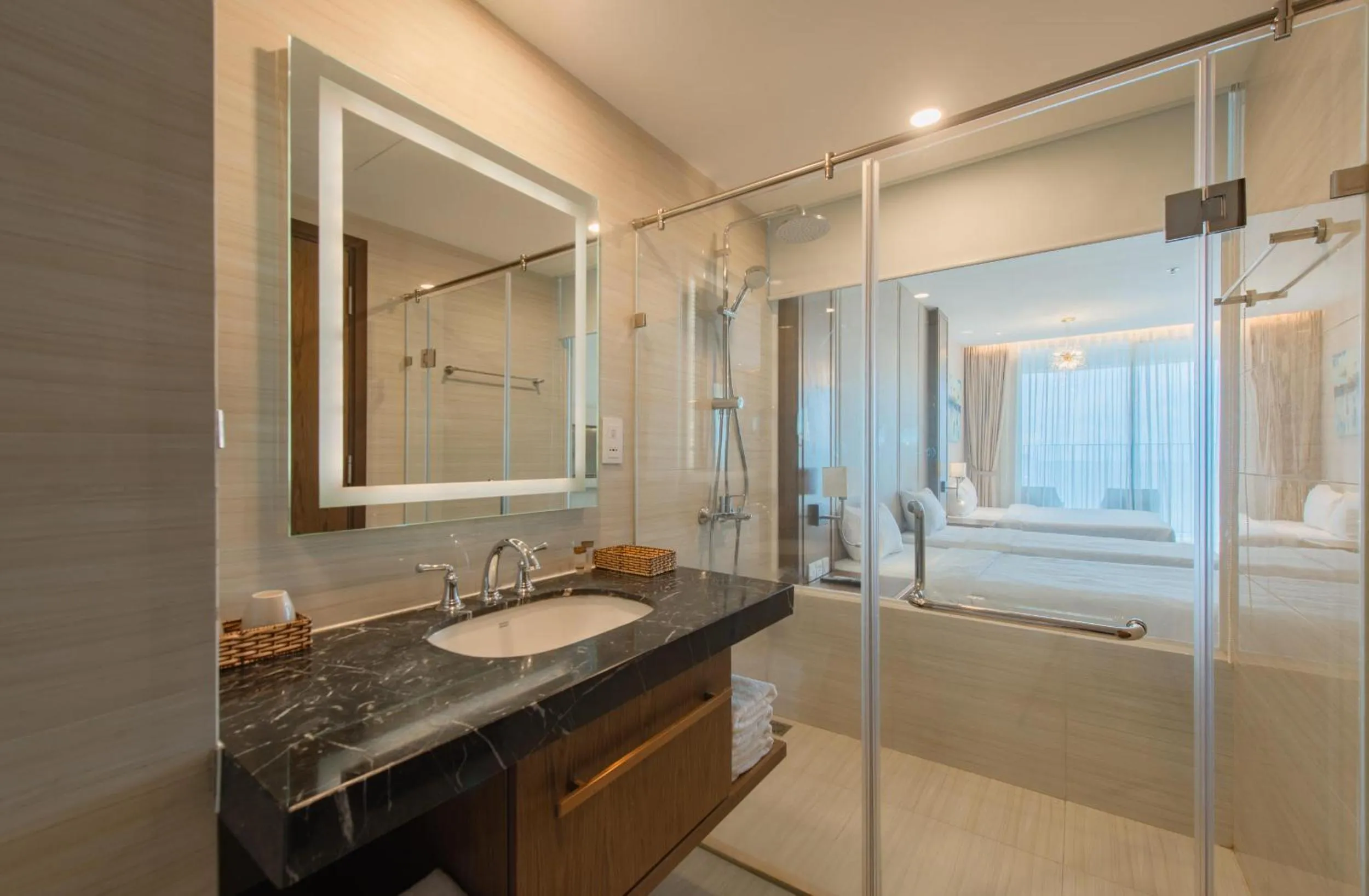 Toilet in PANORAMA Condotel by HLG