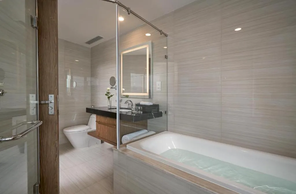 Toilet in PANORAMA Condotel by HLG