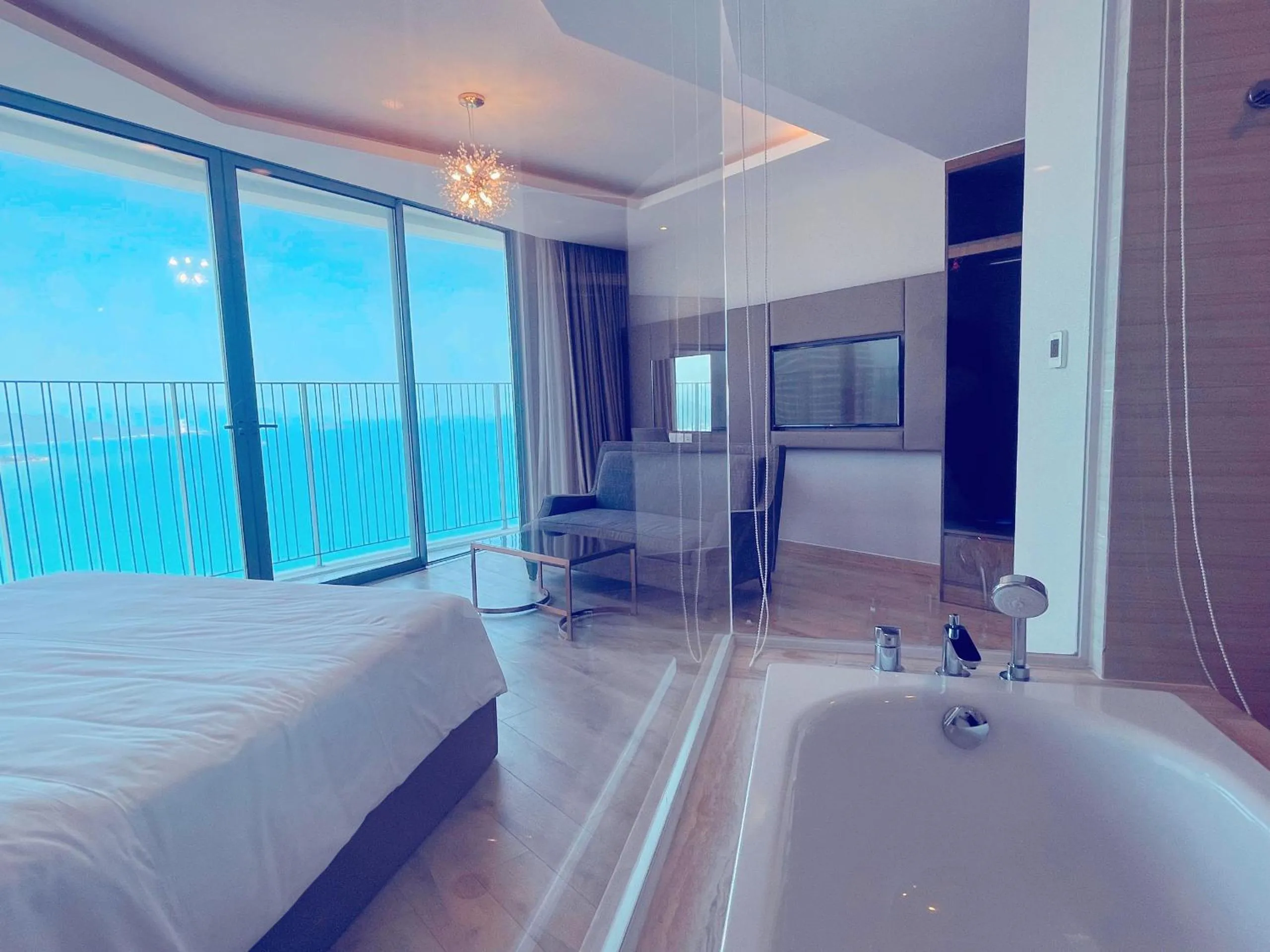 Bed in PANORAMA Condotel by HLG