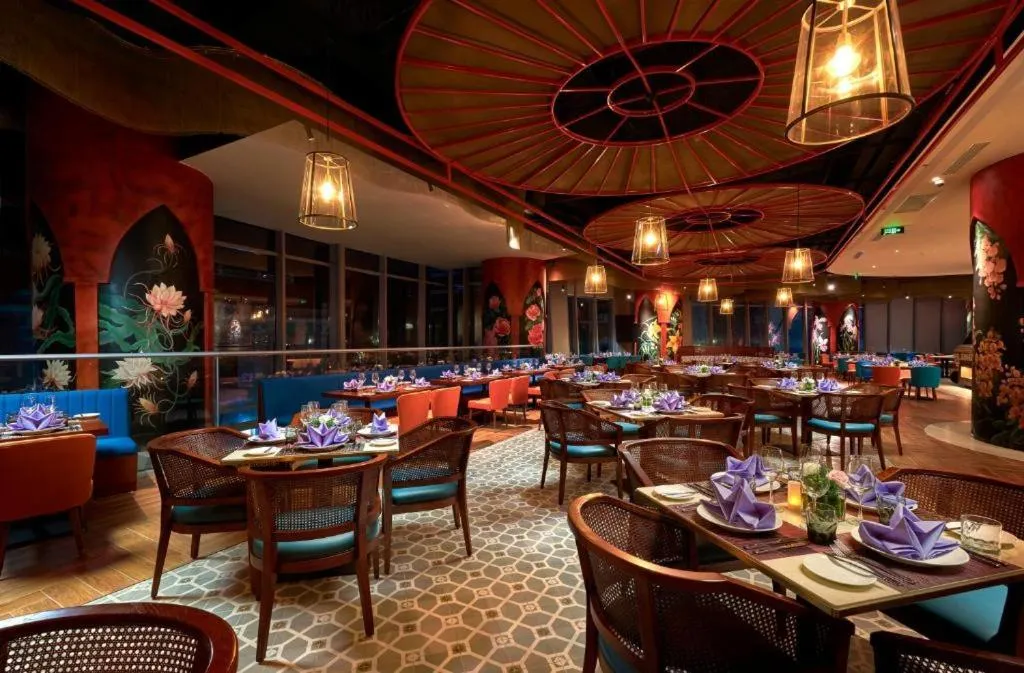 Restaurant/places to eat in PANORAMA Condotel by HLG