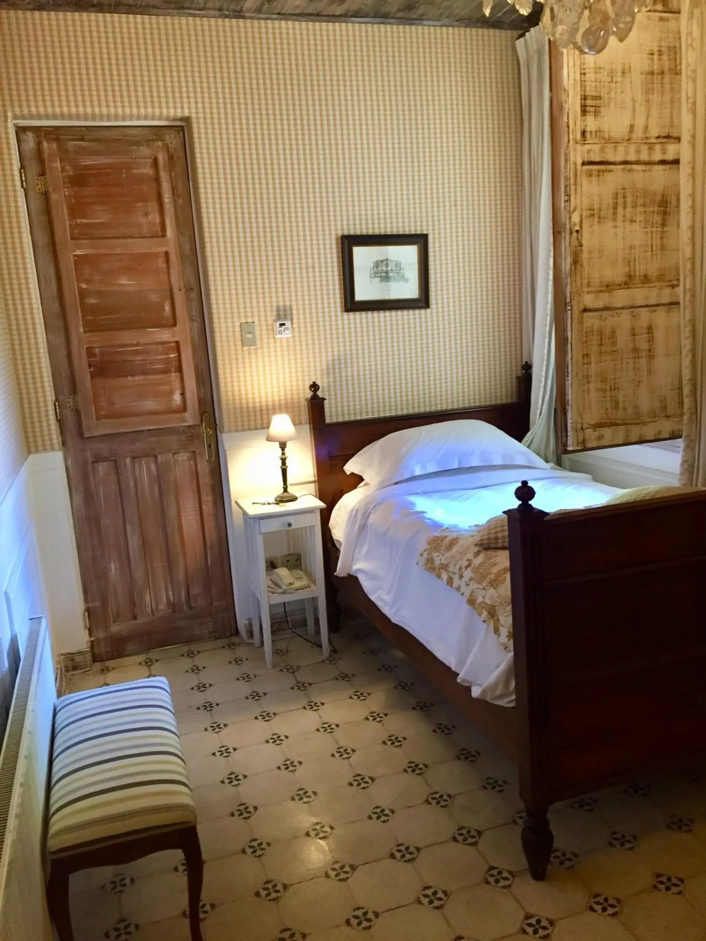 Standard Single Room in Hotel Casa Silva Standard Single Room in Hotel Casa Silva