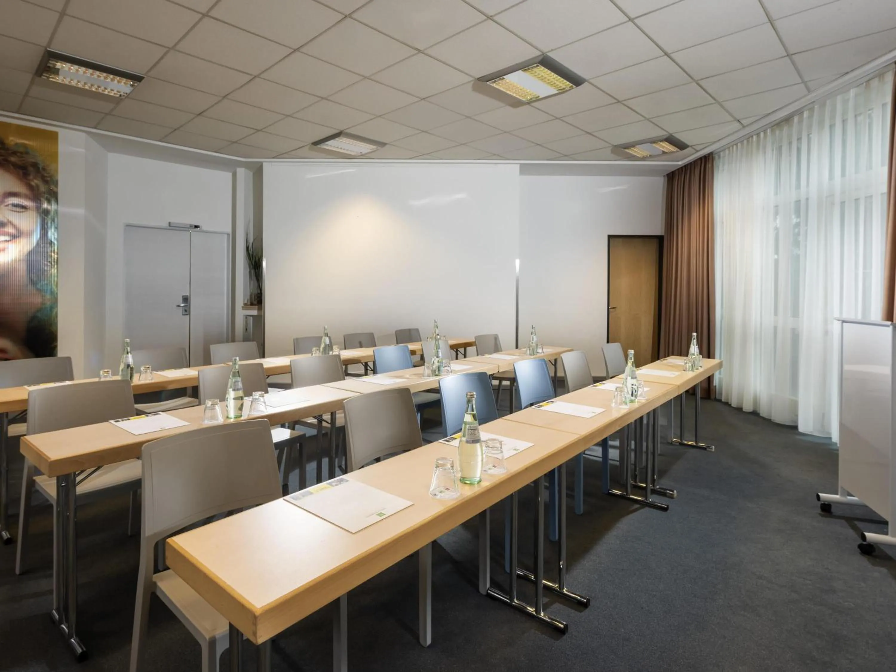 Meeting/conference room in ibis Styles Berlin Treptow
