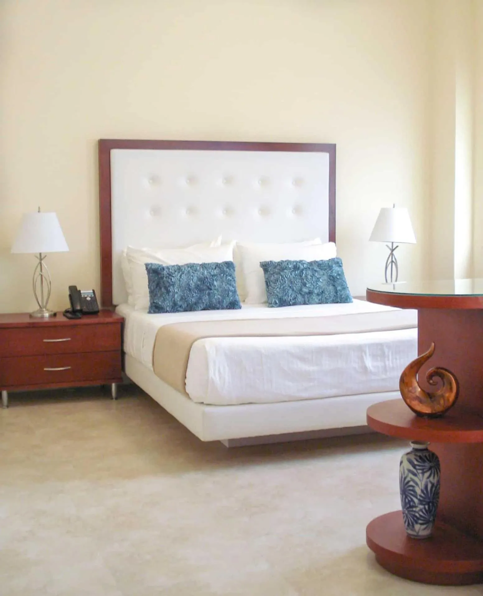 Bed in Westover Arms Hotel