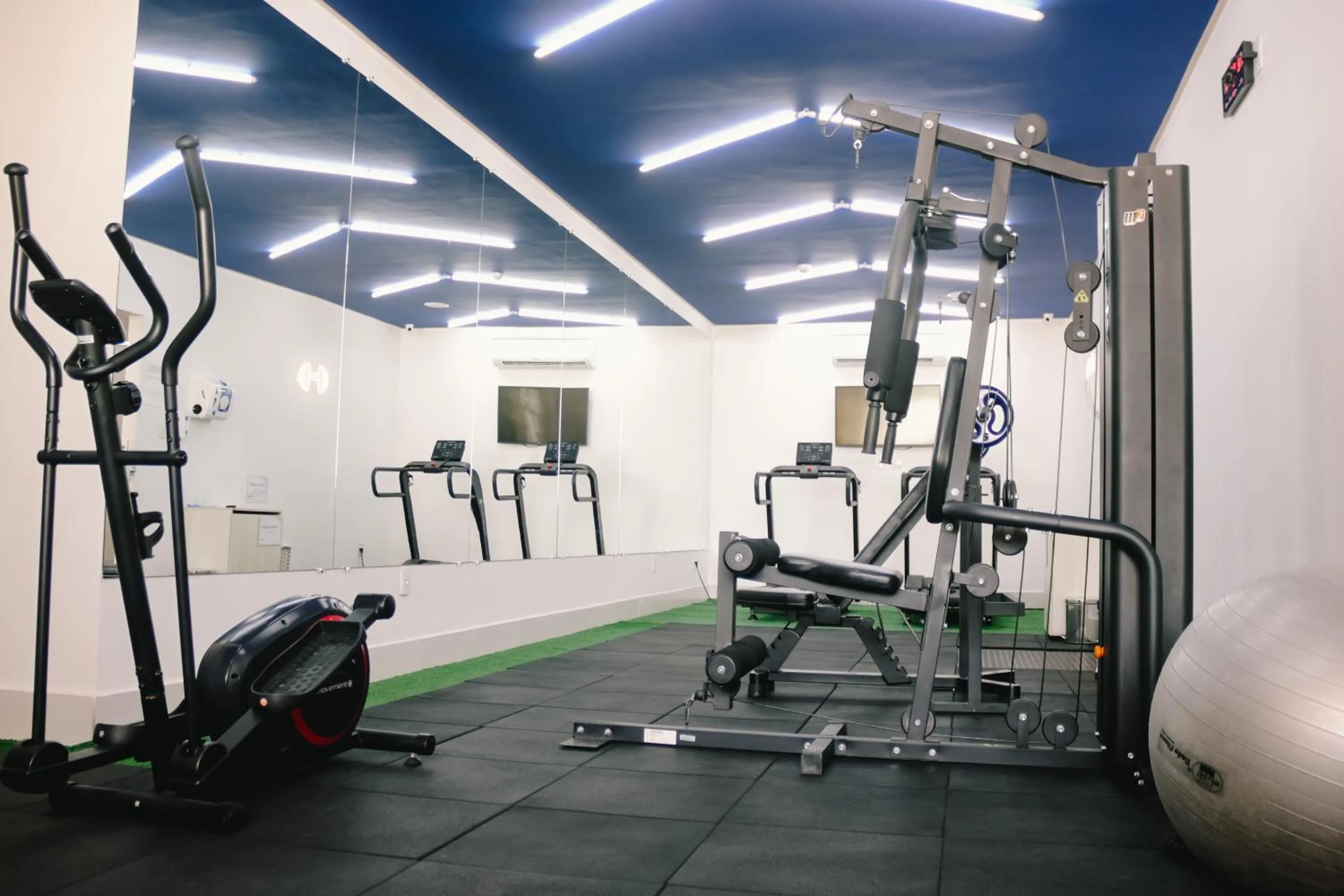 Fitness centre/facilities in Go Inn Goiana by Atlantica Hotels