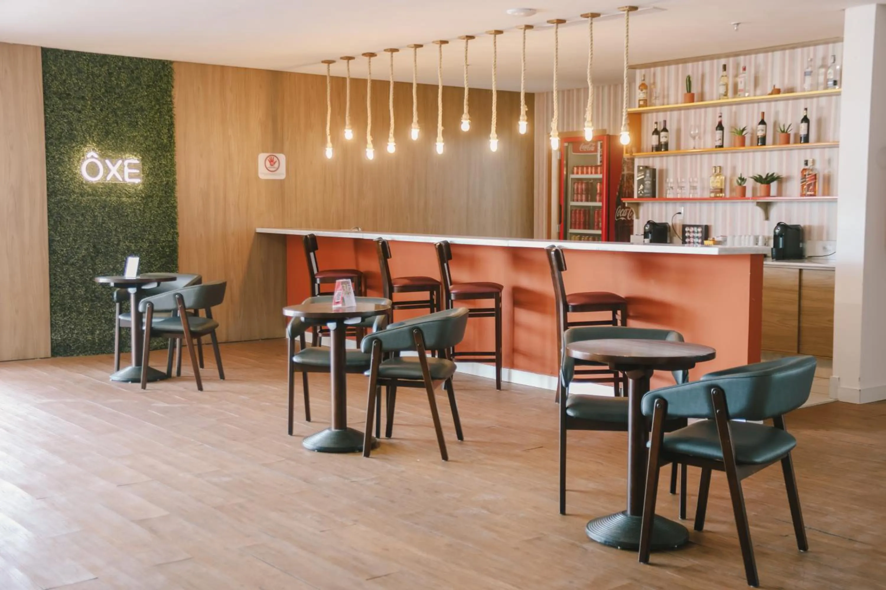 Lounge or bar in Go Inn Goiana by Atlantica Hotels