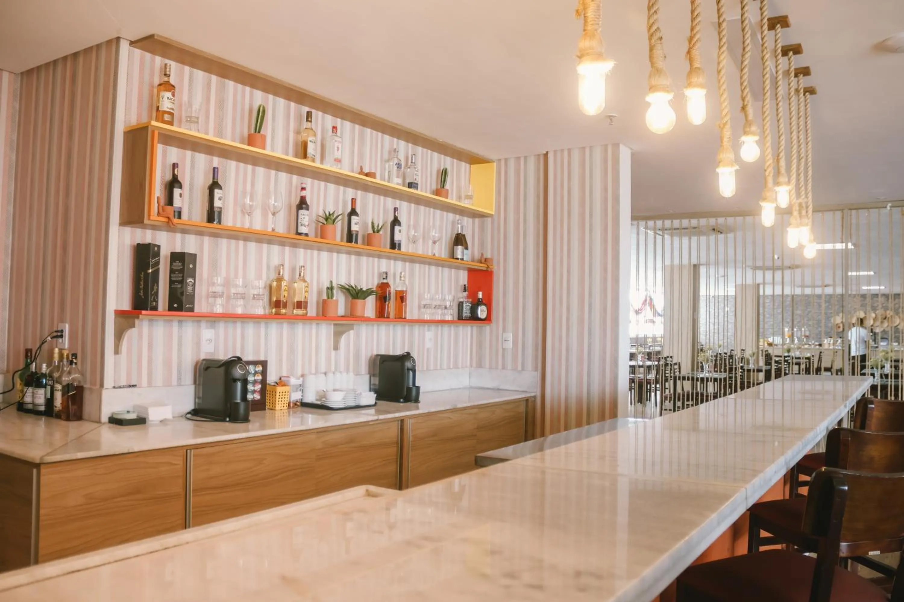 Lounge or bar in Go Inn Goiana by Atlantica Hotels