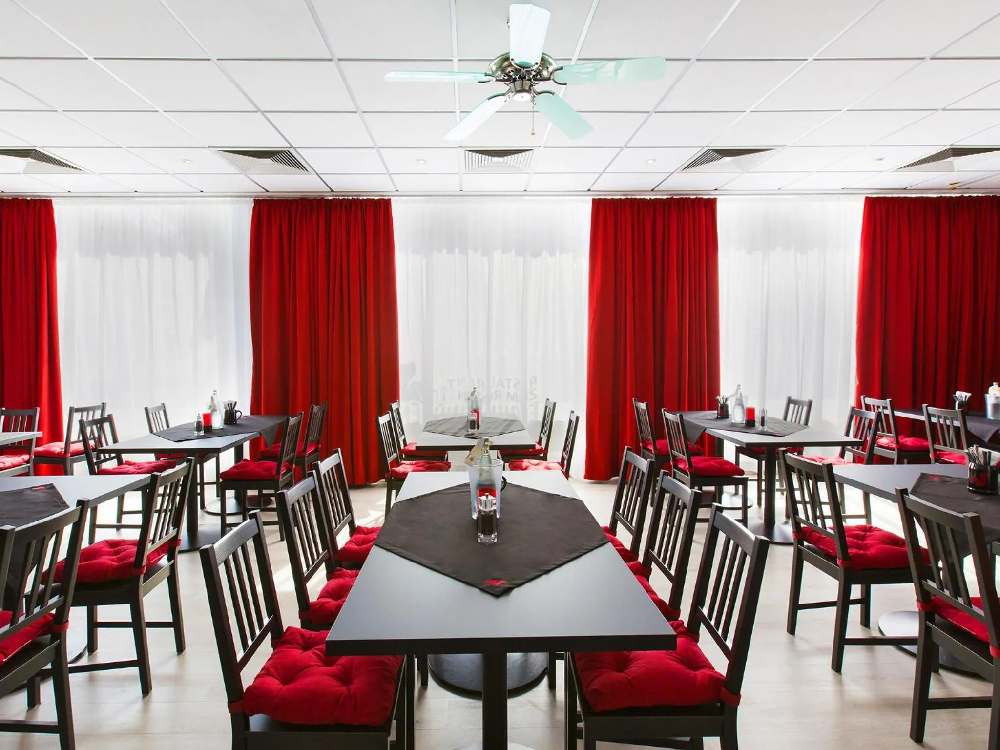 Restaurant/places to eat in DORMERO Hotel Dessau-Roßlau