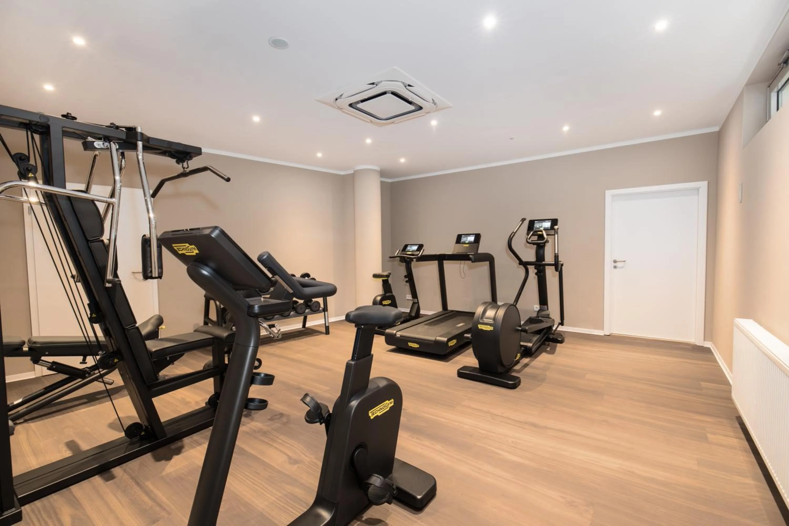 Fitness centre/facilities in SCOTTY & PAUL Hotel Deggendorf