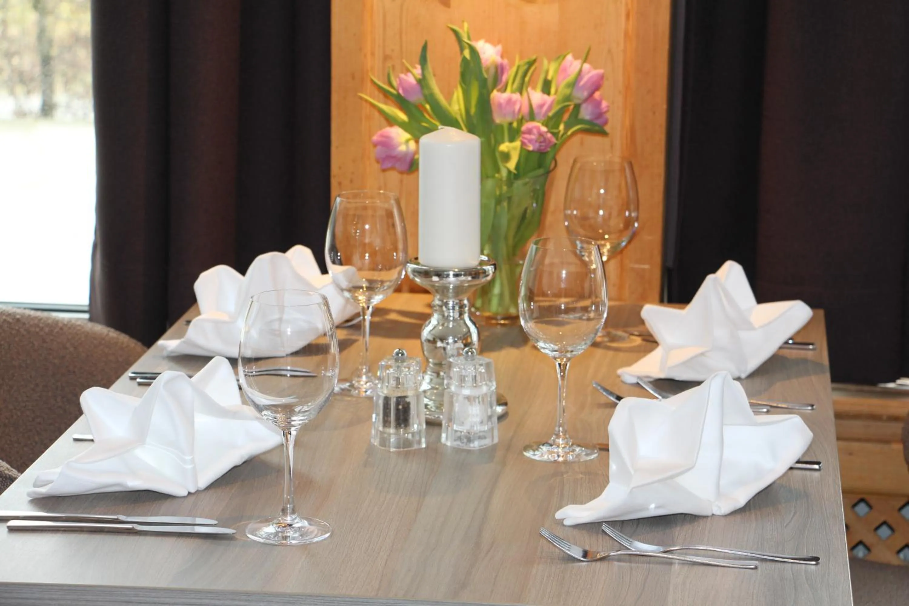Restaurant/places to eat in SCOTTY & PAUL Hotel Deggendorf