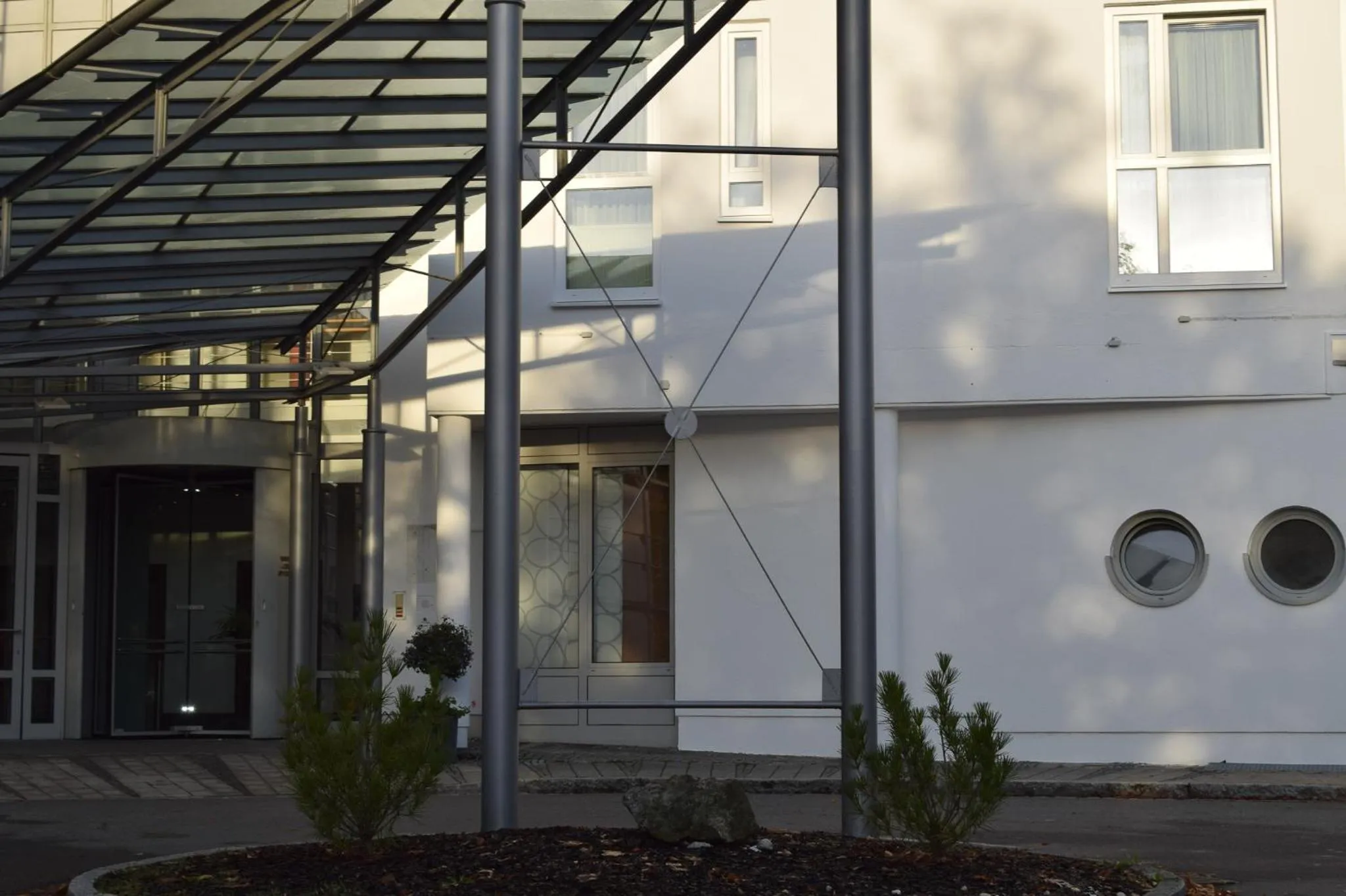 Property building in SCOTTY & PAUL Hotel Deggendorf